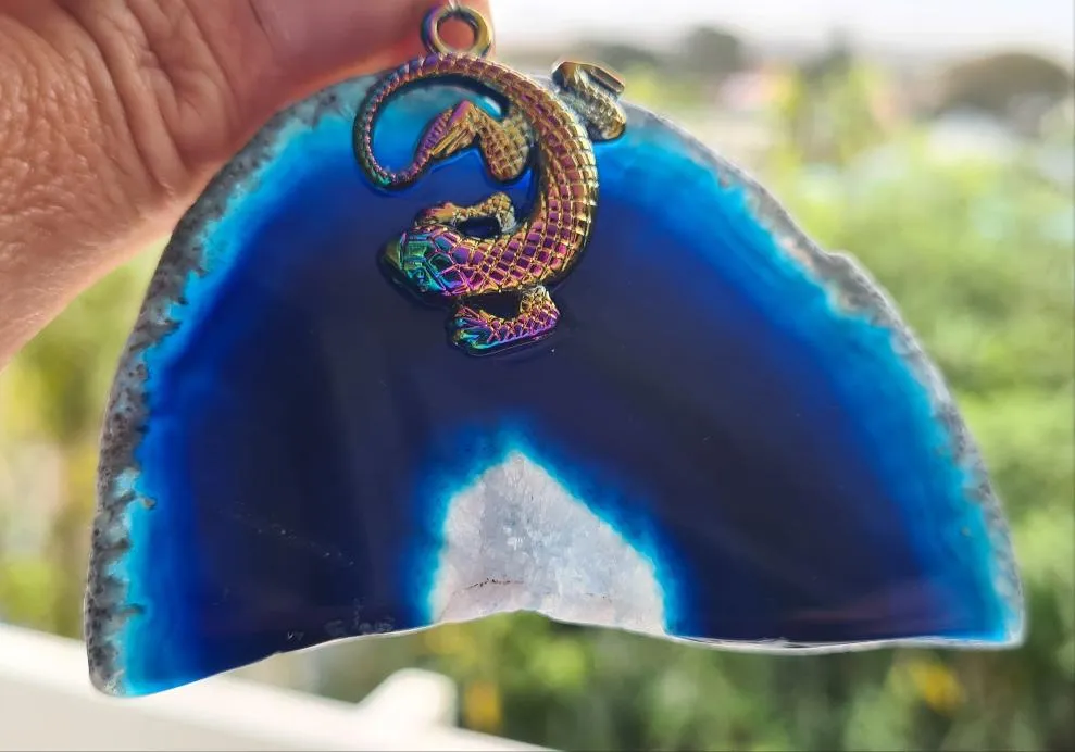 AGATE PENDANTS