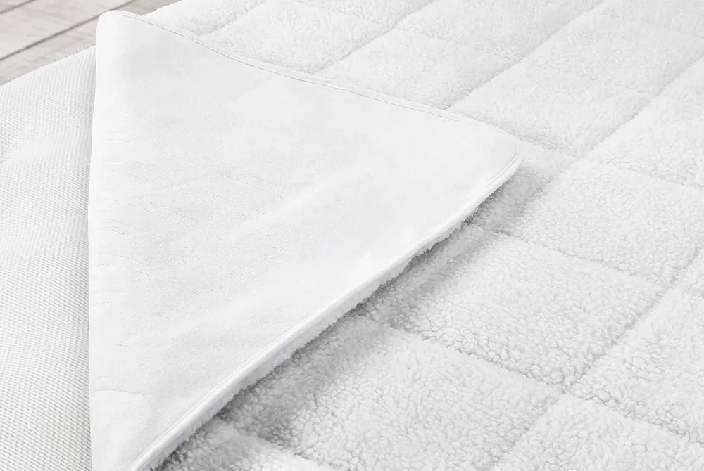 Dreamland 16698C  Scandi Sherpa Super King Bed Size Heated Underblanket with Dual Controls