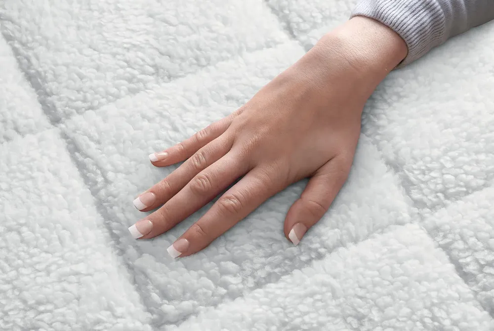 Dreamland 16698C  Scandi Sherpa Super King Bed Size Heated Underblanket with Dual Controls