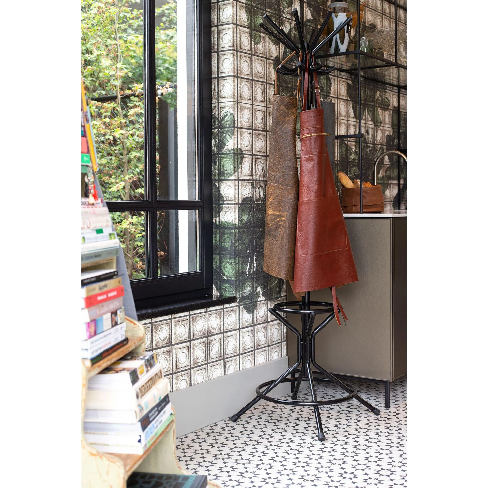Dutchdeluxes Apron In Zipper Style Classic Leather Extra Long, Black