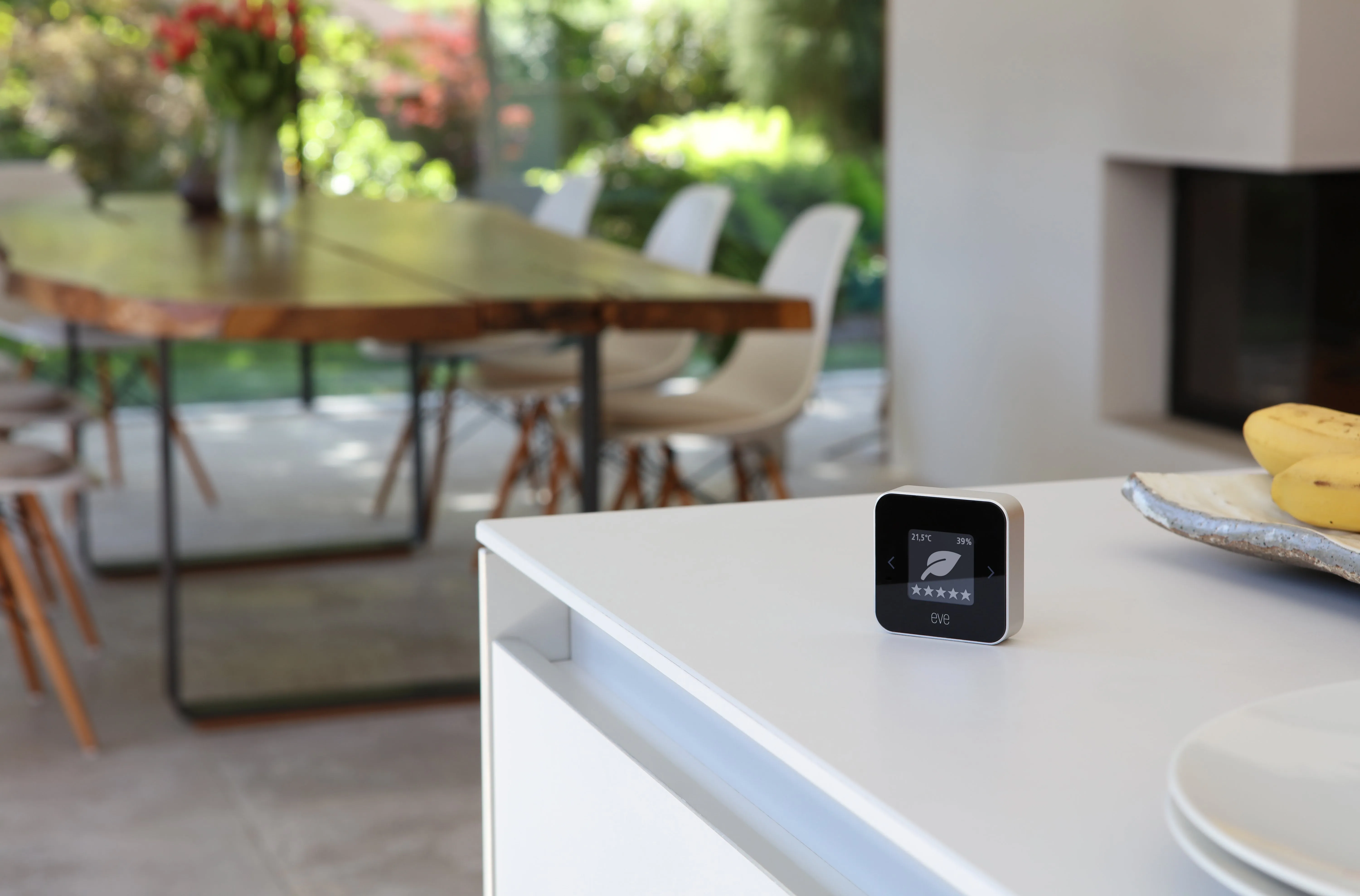 Eve Room Indoor air quality sensor with Apple HomeKit technology