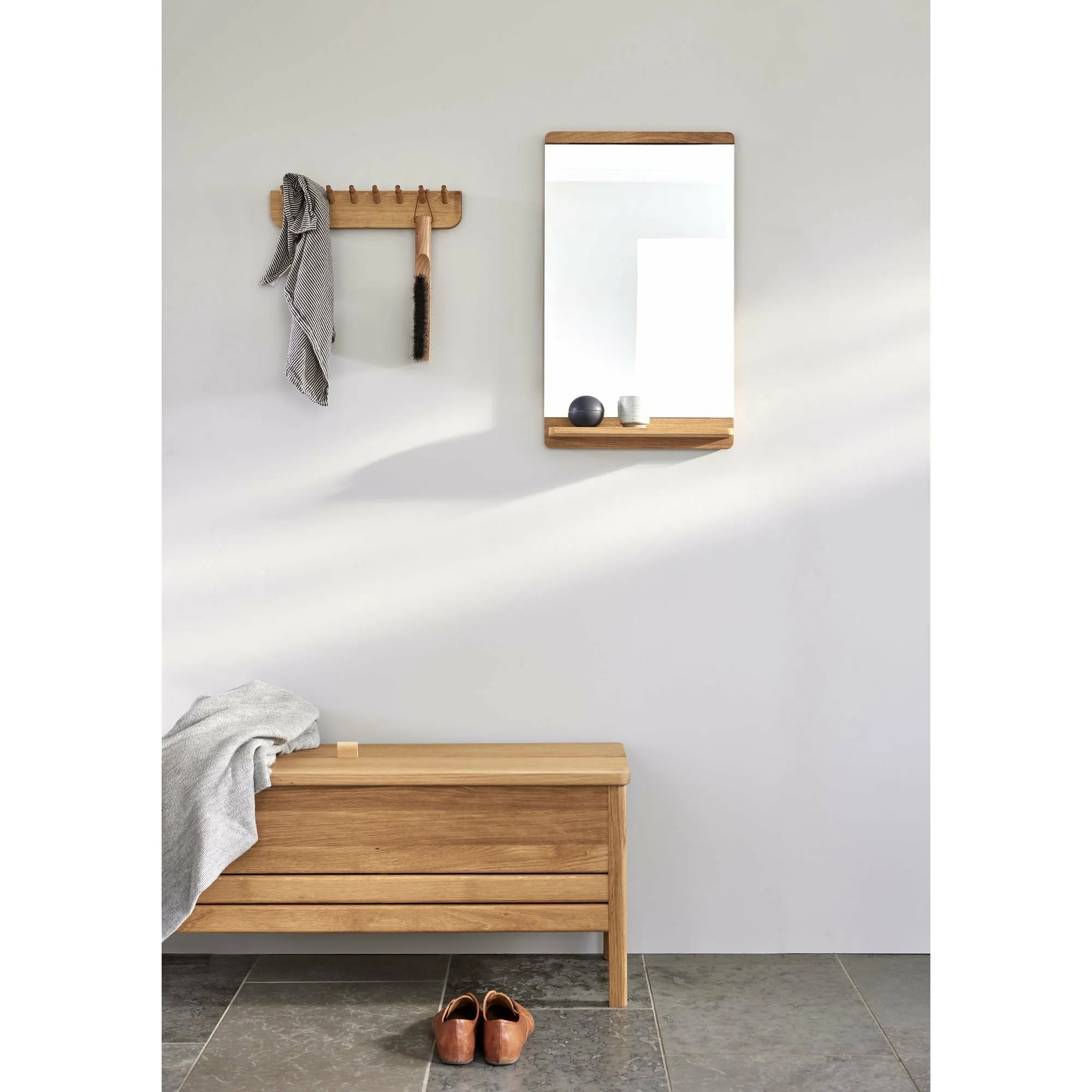 Form & Refine Echo Coatrack 40 Cm. Oak