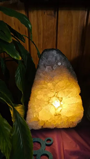 GREEN AMETHYST CRYSTAL LAMP