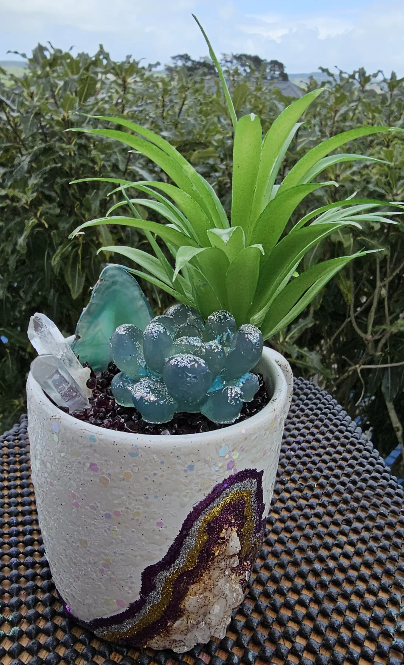 HANDMADE GEODE MUG & CRYSTAL GARDEN