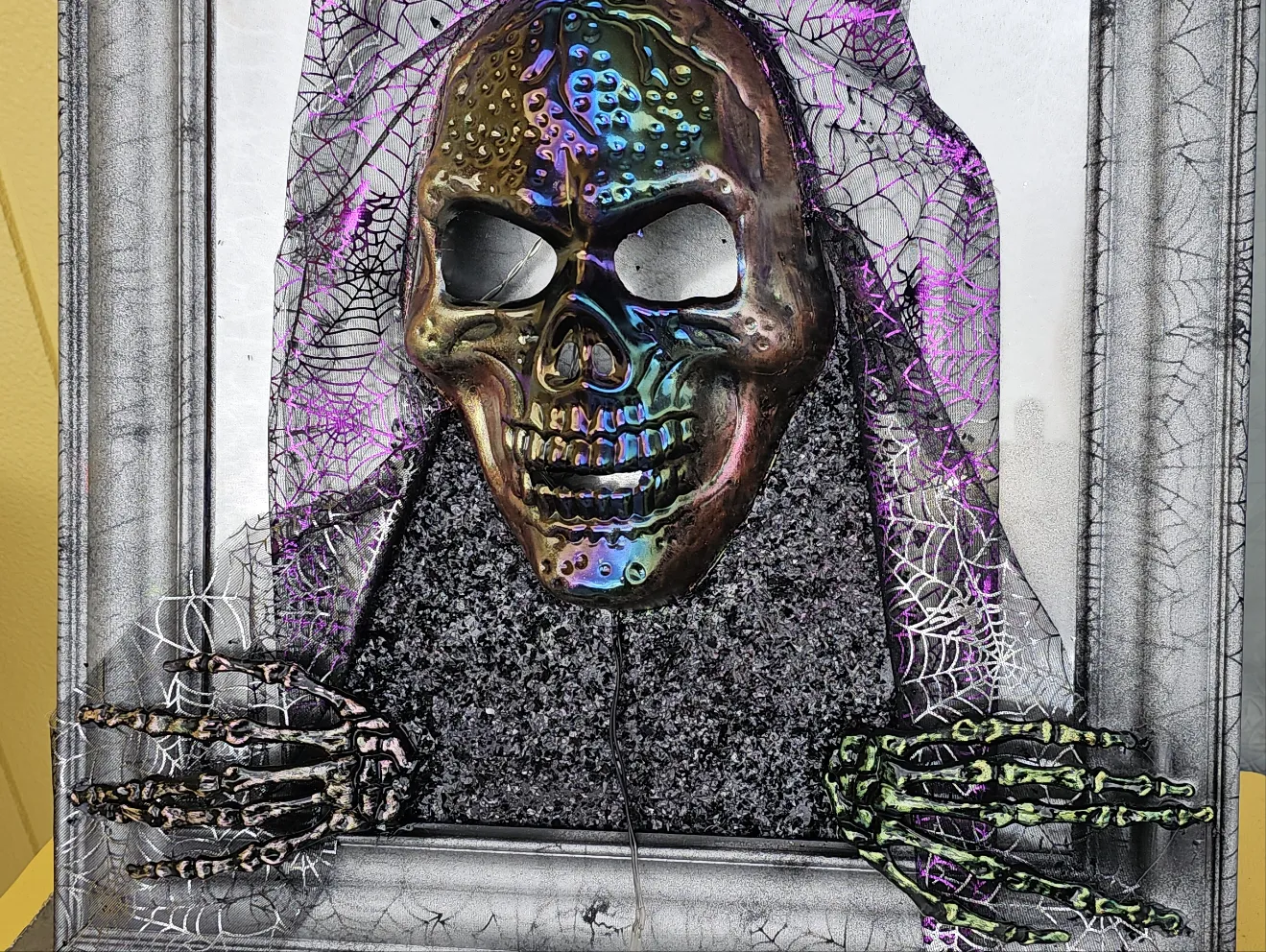 HANDMADE SKULL MIRROR