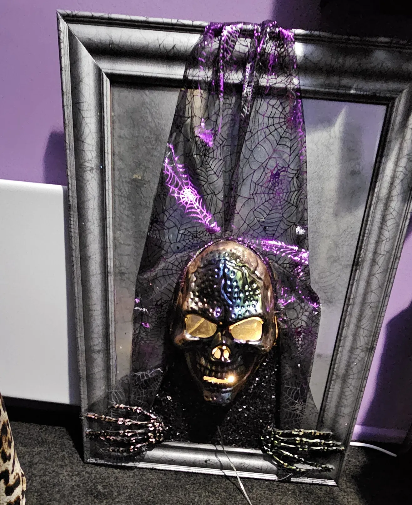 HANDMADE SKULL MIRROR