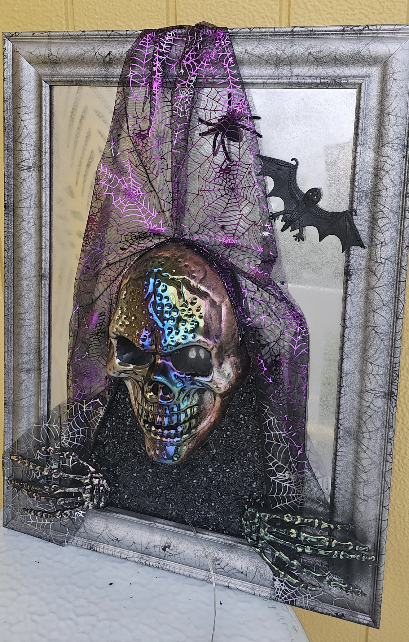 HANDMADE SKULL MIRROR