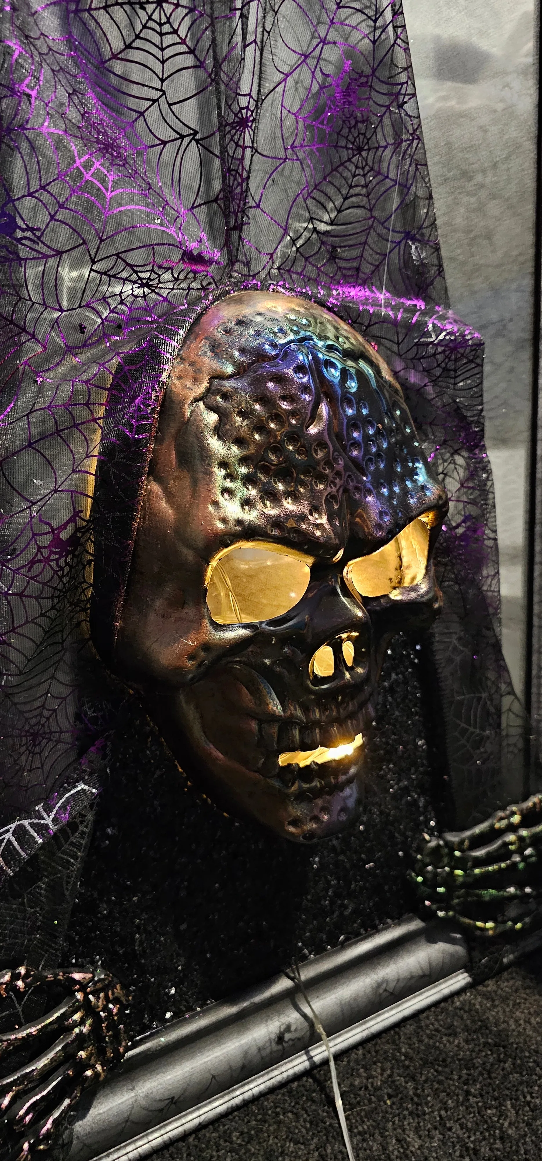 HANDMADE SKULL MIRROR