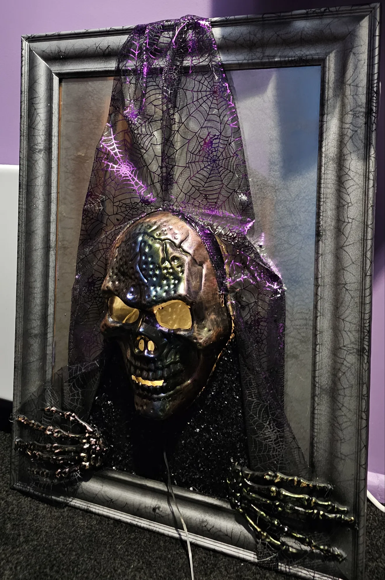HANDMADE SKULL MIRROR
