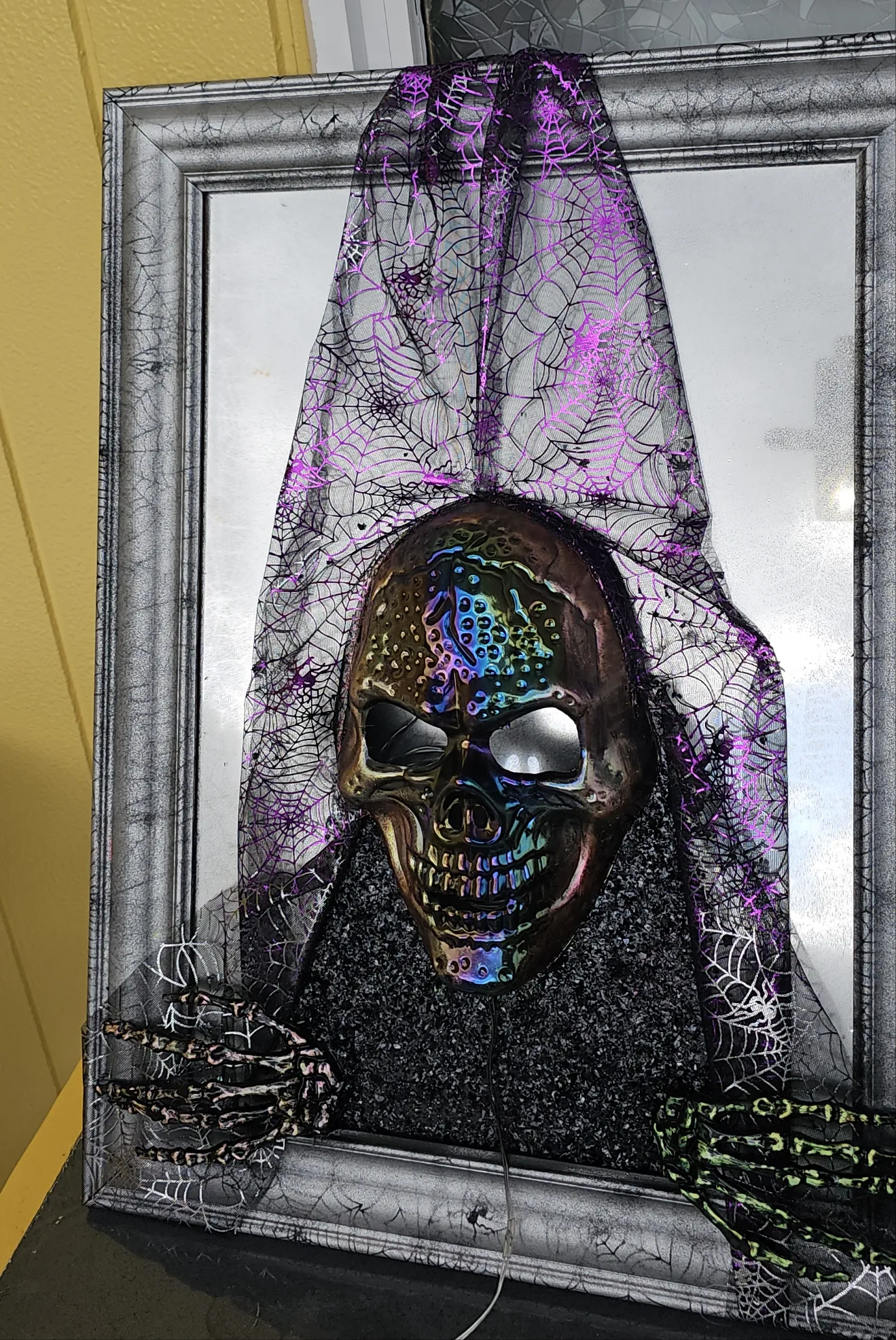 HANDMADE SKULL MIRROR