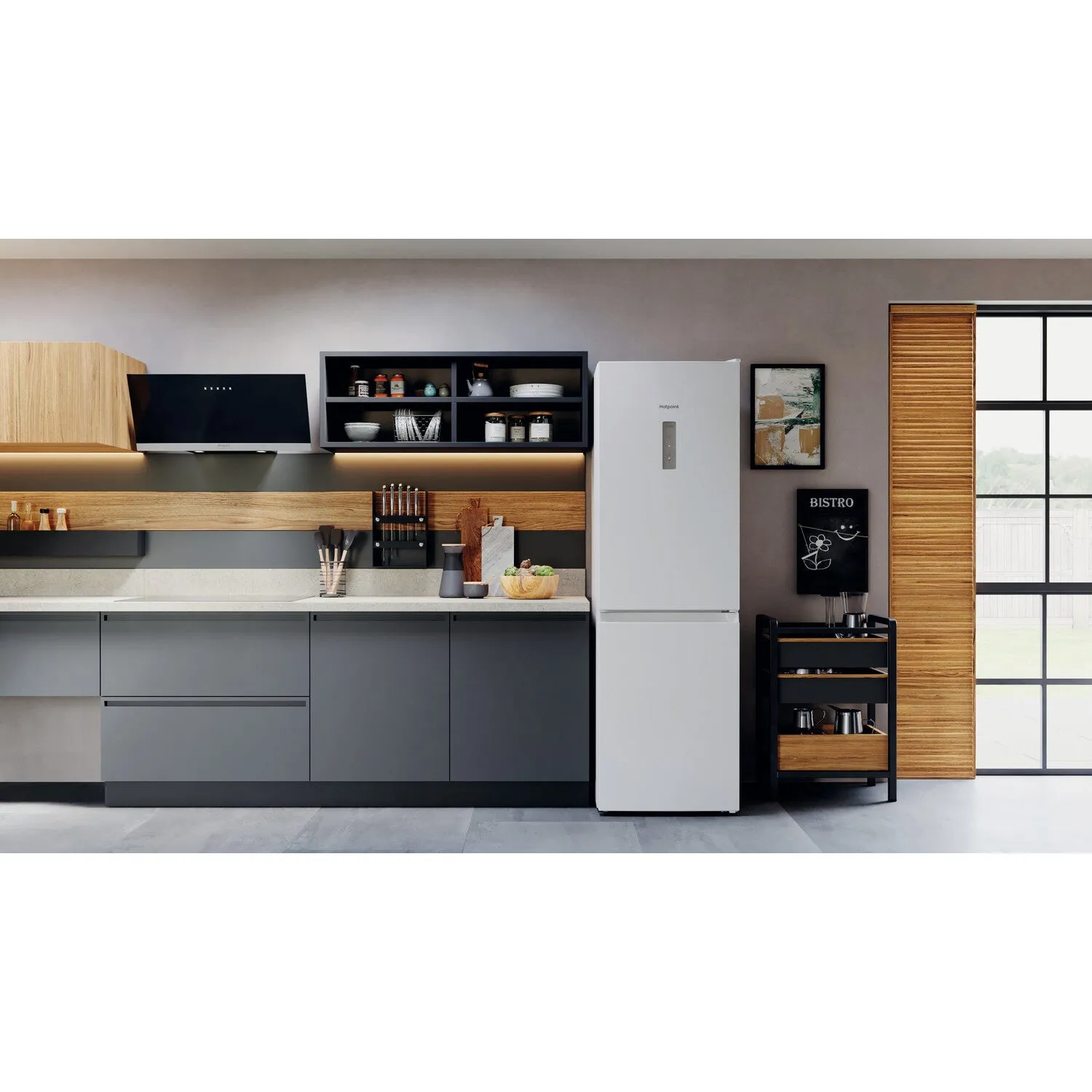 Hotpoint H5X 82O W Freestanding 335L Fridge Freezer - White