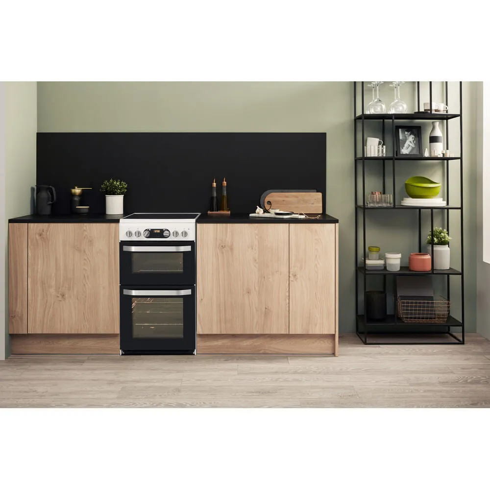Hotpoint HD5V93CCW Freestanding Electric Ceramic Cooker - White