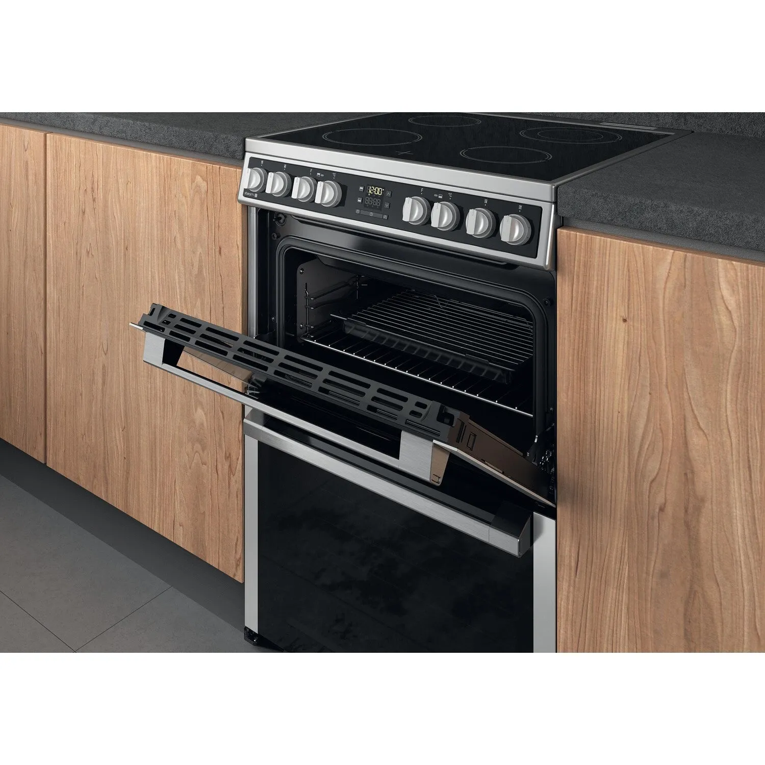 Hotpoint HDM67V8D2CX/UK Freestanding Electric Ceramic Cooker - Silver