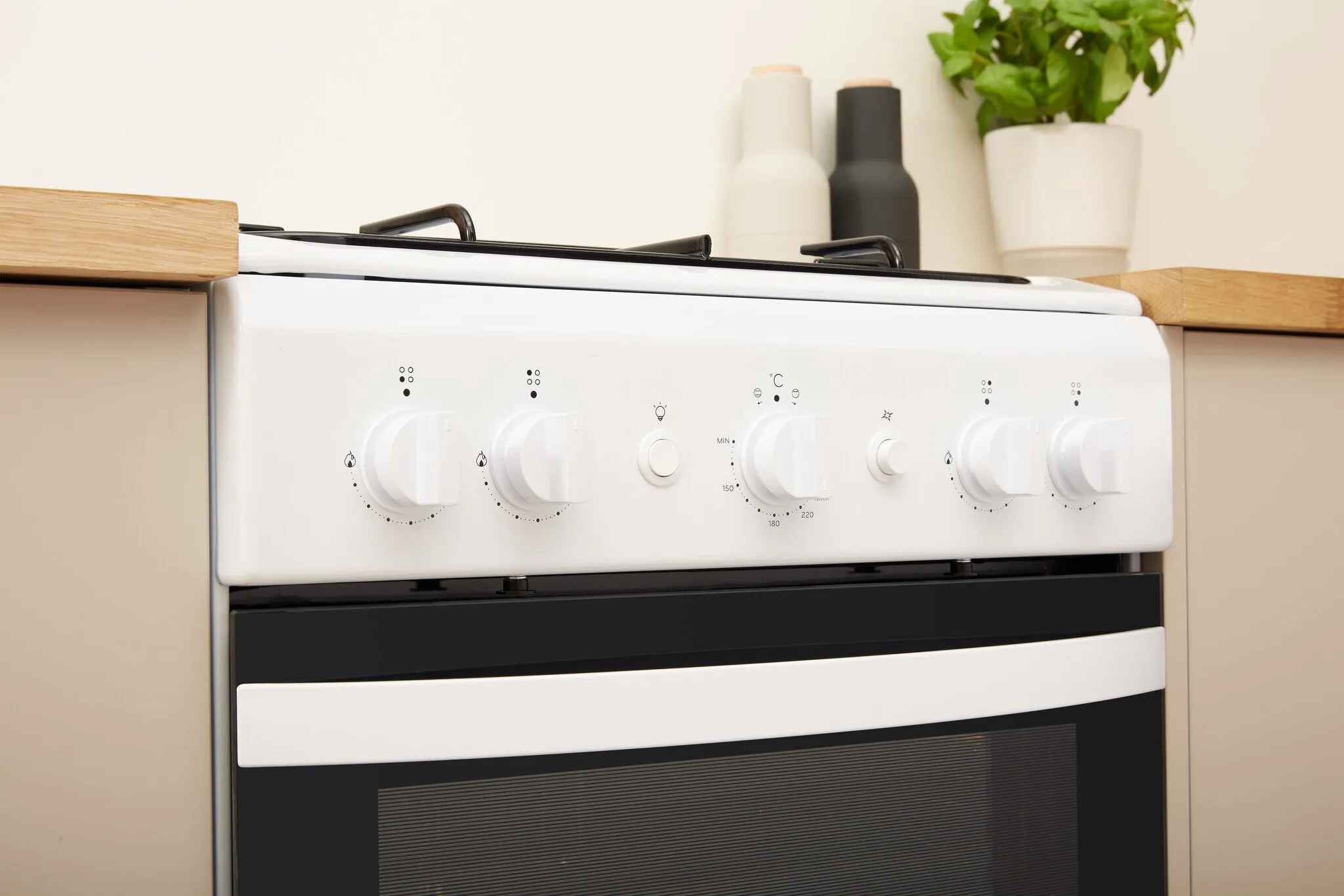 Indesit IS5G1KMW/U Freestanding Gas Cooker - Black, White
