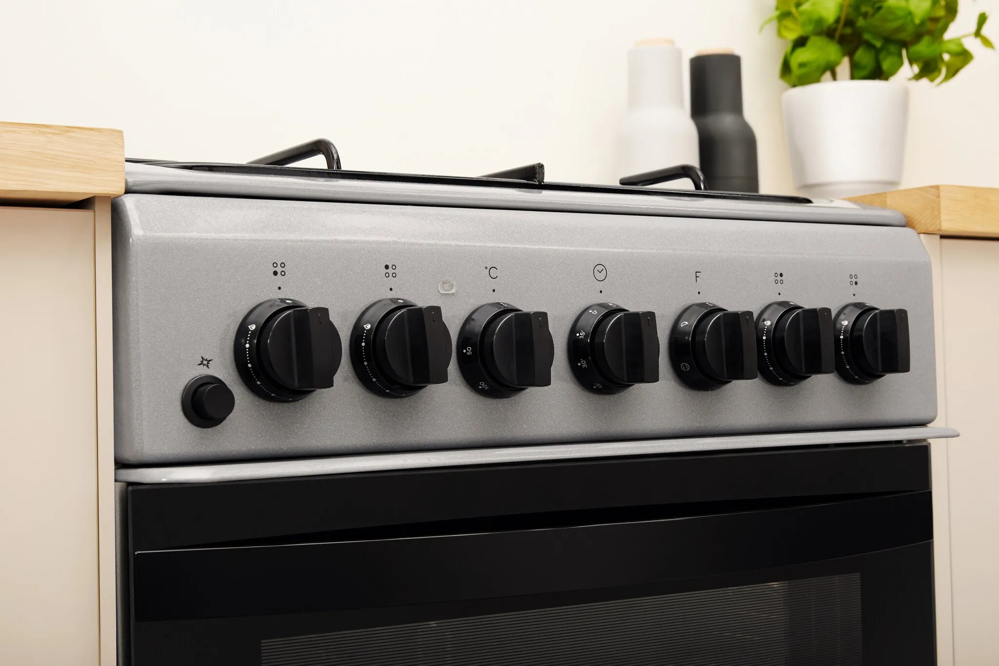 Indesit IS5G4PHSS/UK Freestanding Cooker - Electric, Gas, Black, Stainless Steel