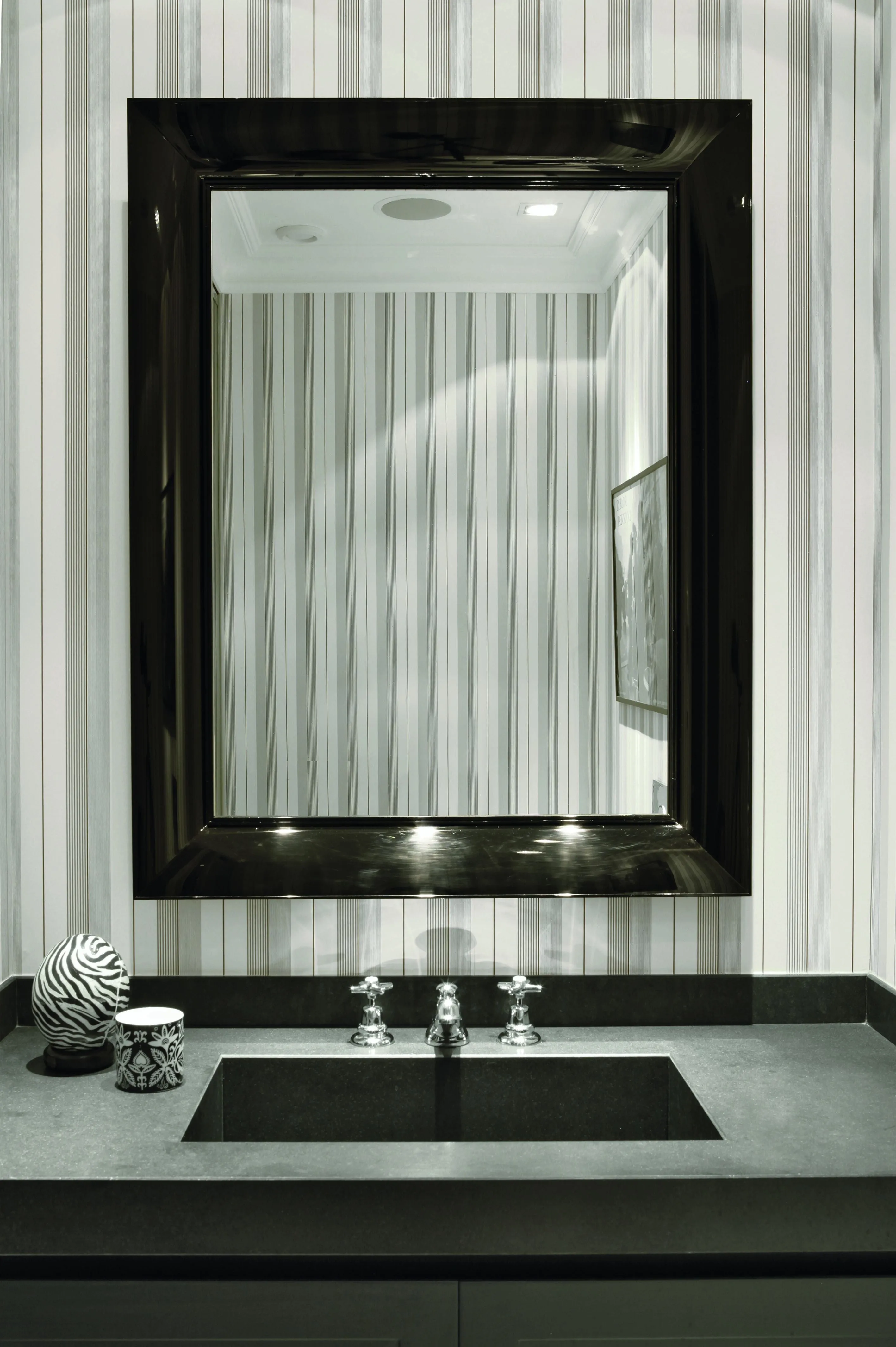 Kartell Francois Ghost Mirror 88x110 Cm, Crystal