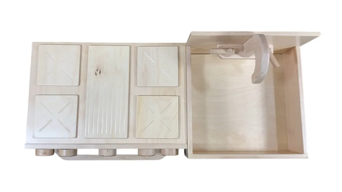 Milton & Goose Essential Play Kitchen, Natural