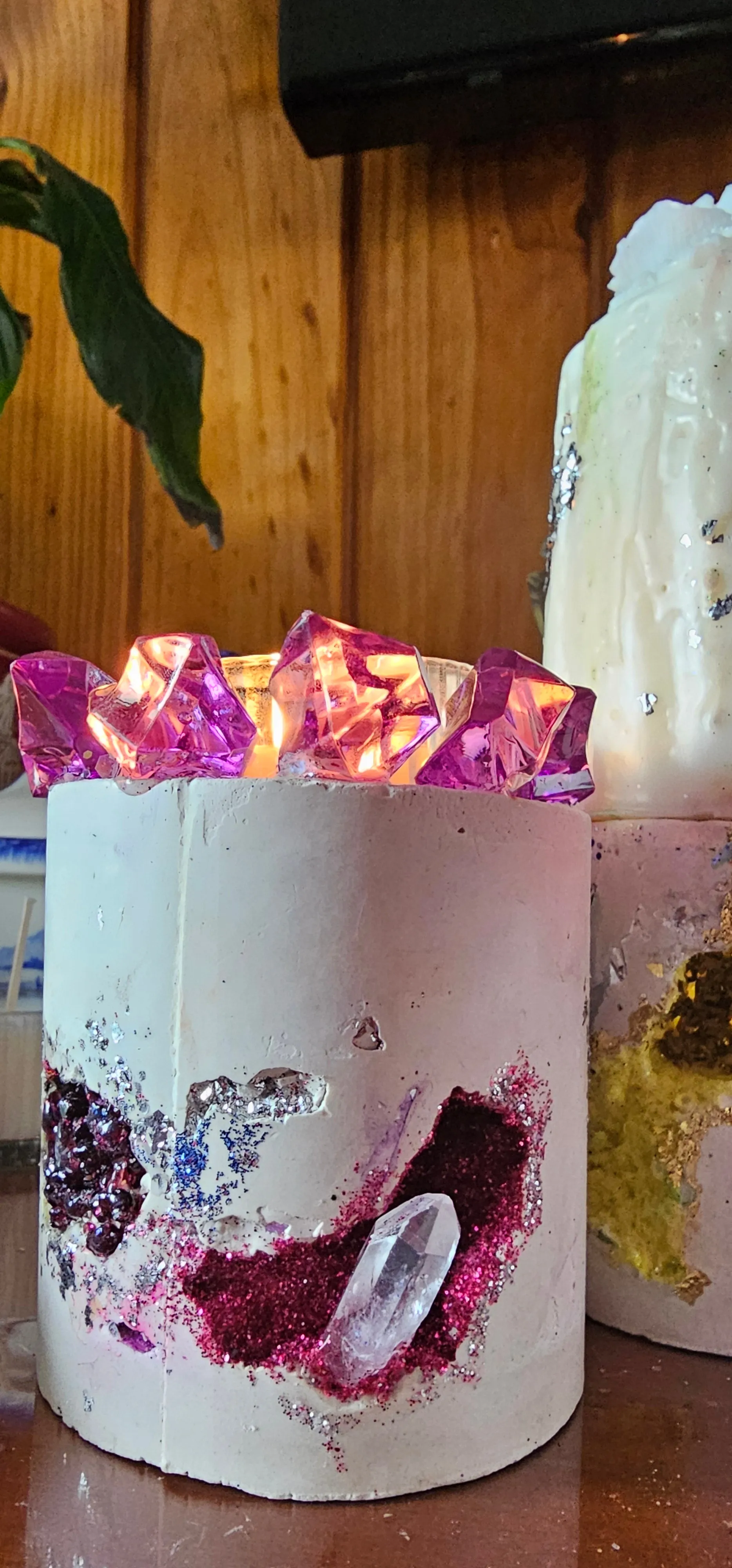 NEW CRYSTAL GEODE CANDLES & HOLDER RANGE