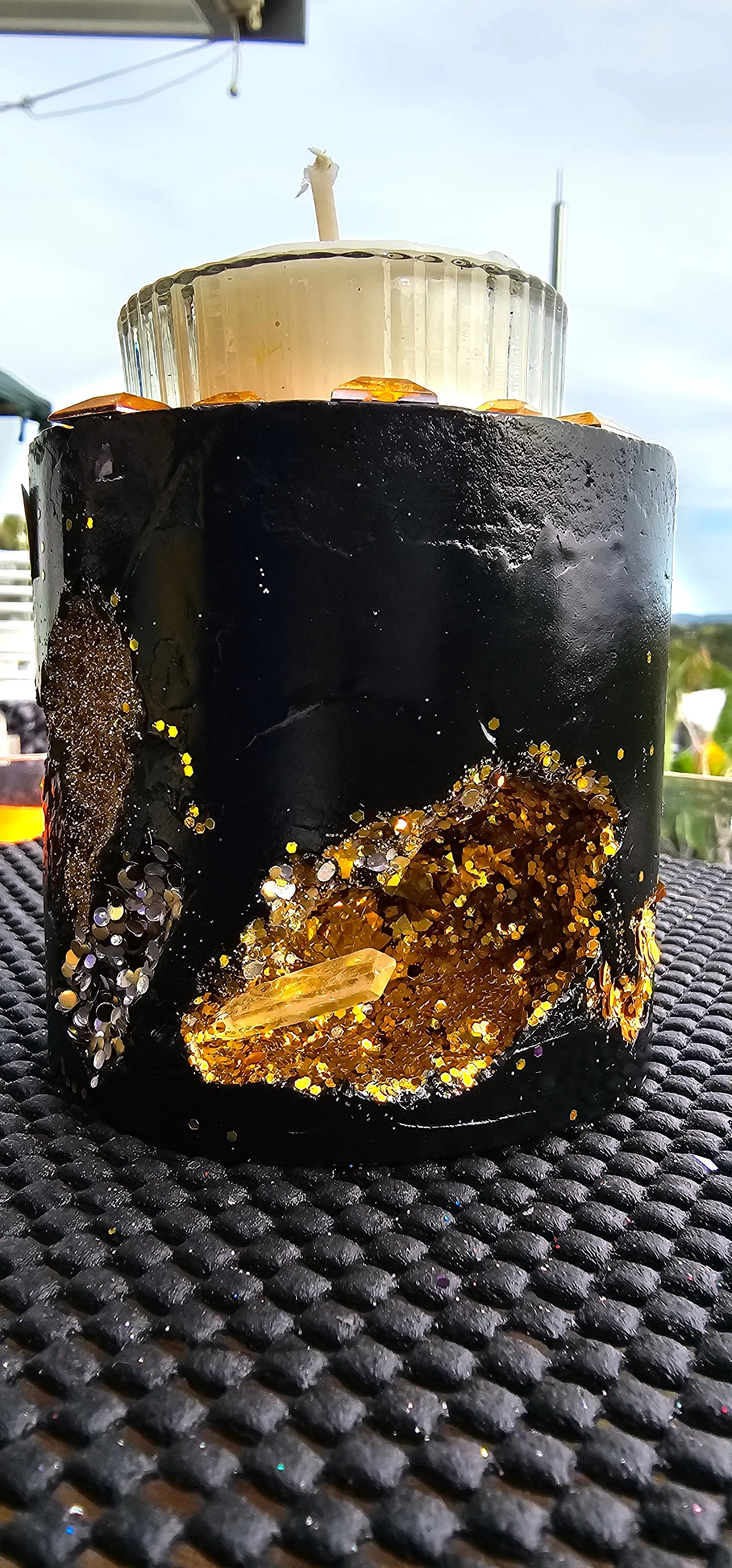 NEW CRYSTAL GEODE CANDLES & HOLDER RANGE