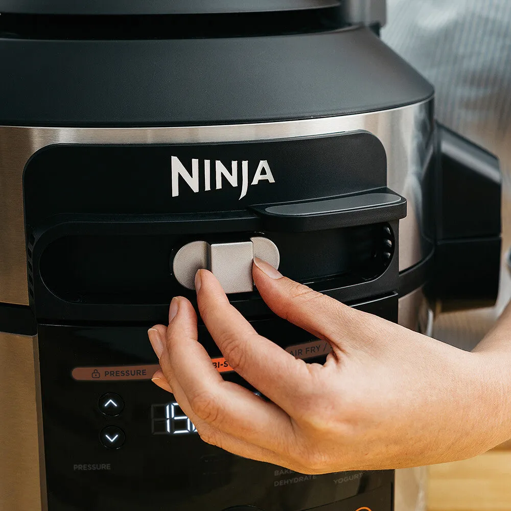 Ninja Foodi 11-in-1 SmartLid Multi-Cooker 6L OL550UK
