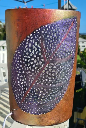 PAINTED LEAF CERAMIC LAMP