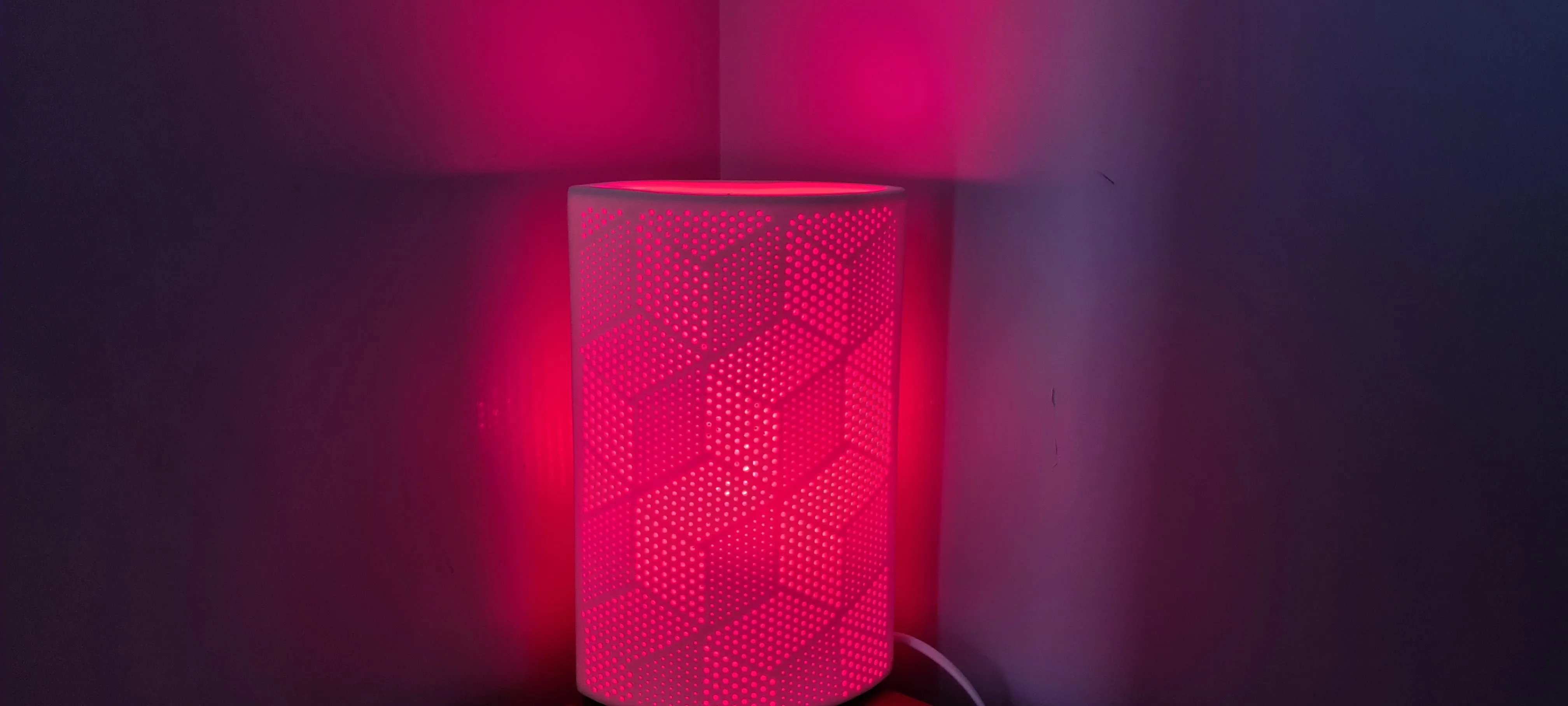 RED CUBE CERAMIC LAMP