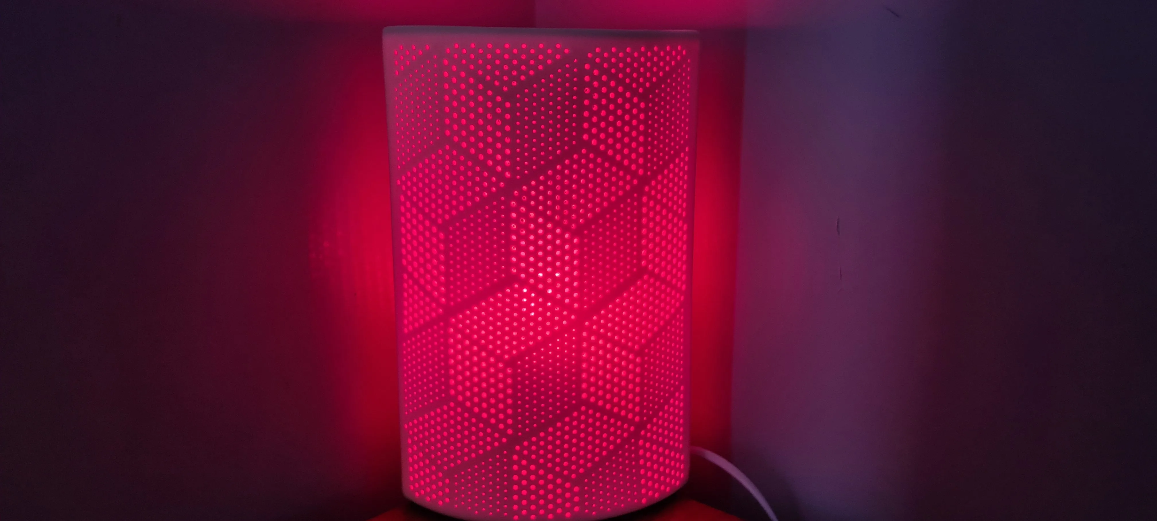 RED CUBE CERAMIC LAMP