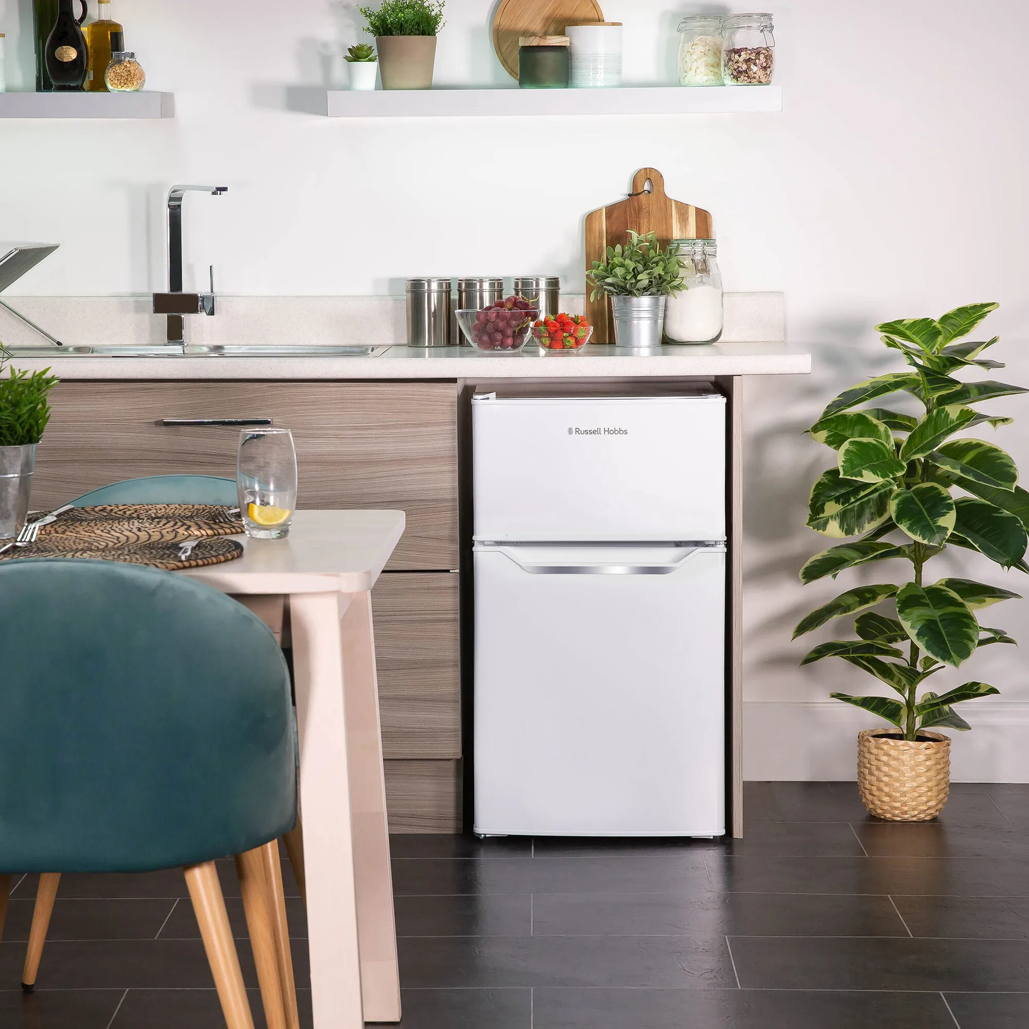 Russell Hobbs RH48UCFF2 fridge-freezer Freestanding 85 L F White
