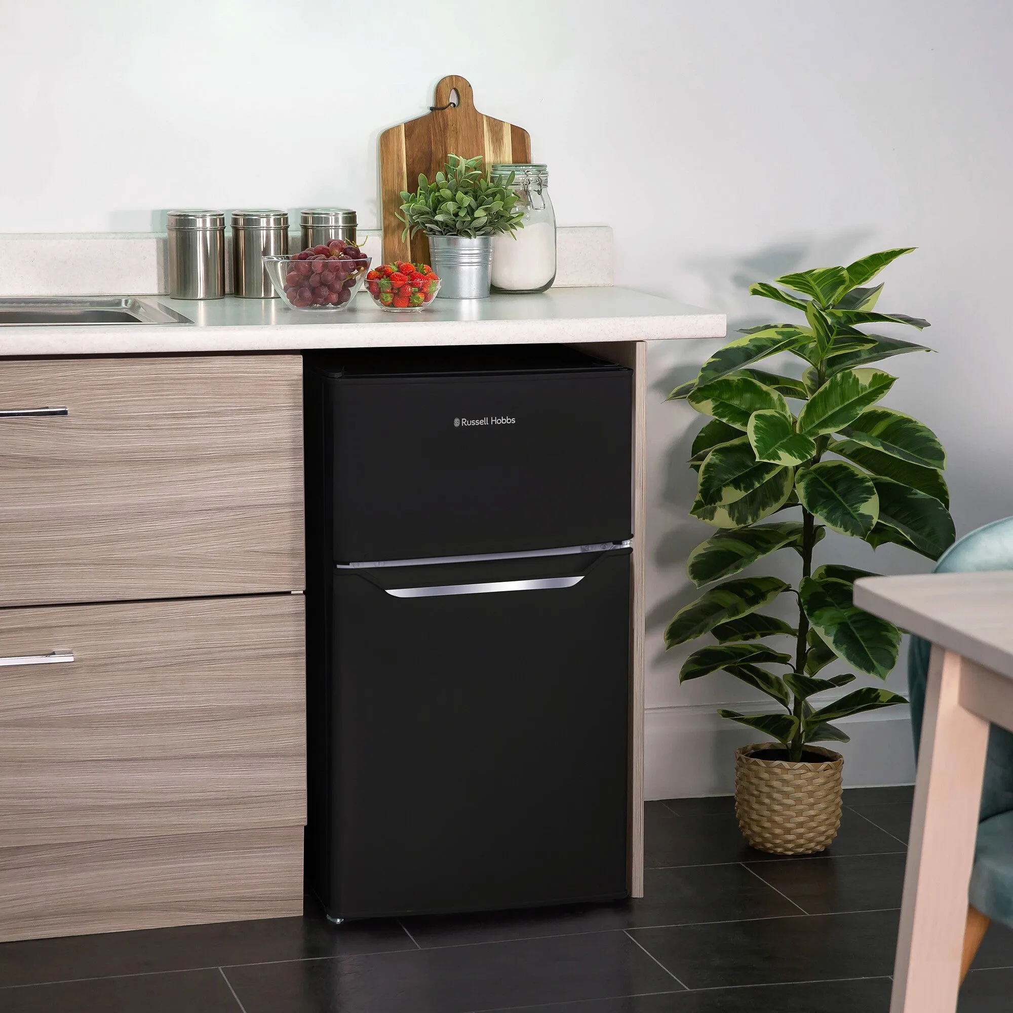 Russell Hobbs RH48UCFF2B fridge-freezer Freestanding 85 L F Black, White