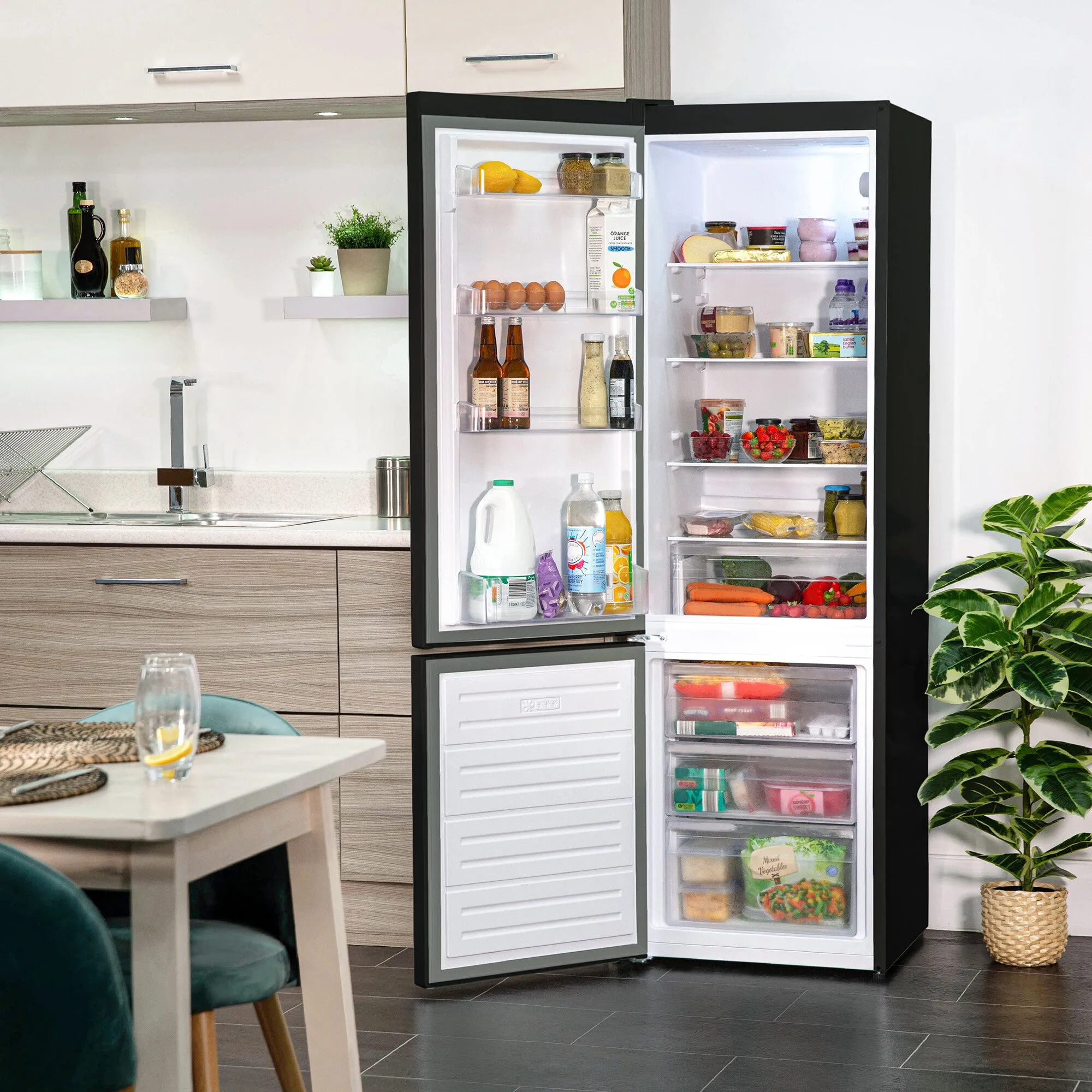 Russell Hobbs RH54FF180B fridge-freezer Freestanding 288 L F Black