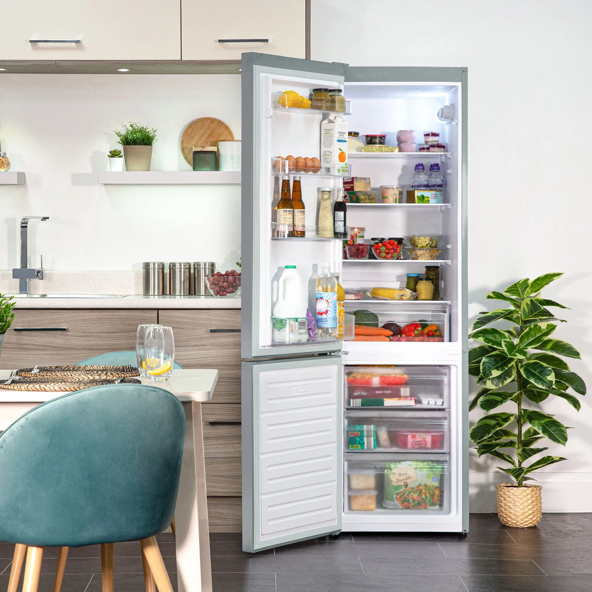 Russell Hobbs RH54FF180S fridge-freezer Freestanding 288 L F Silver