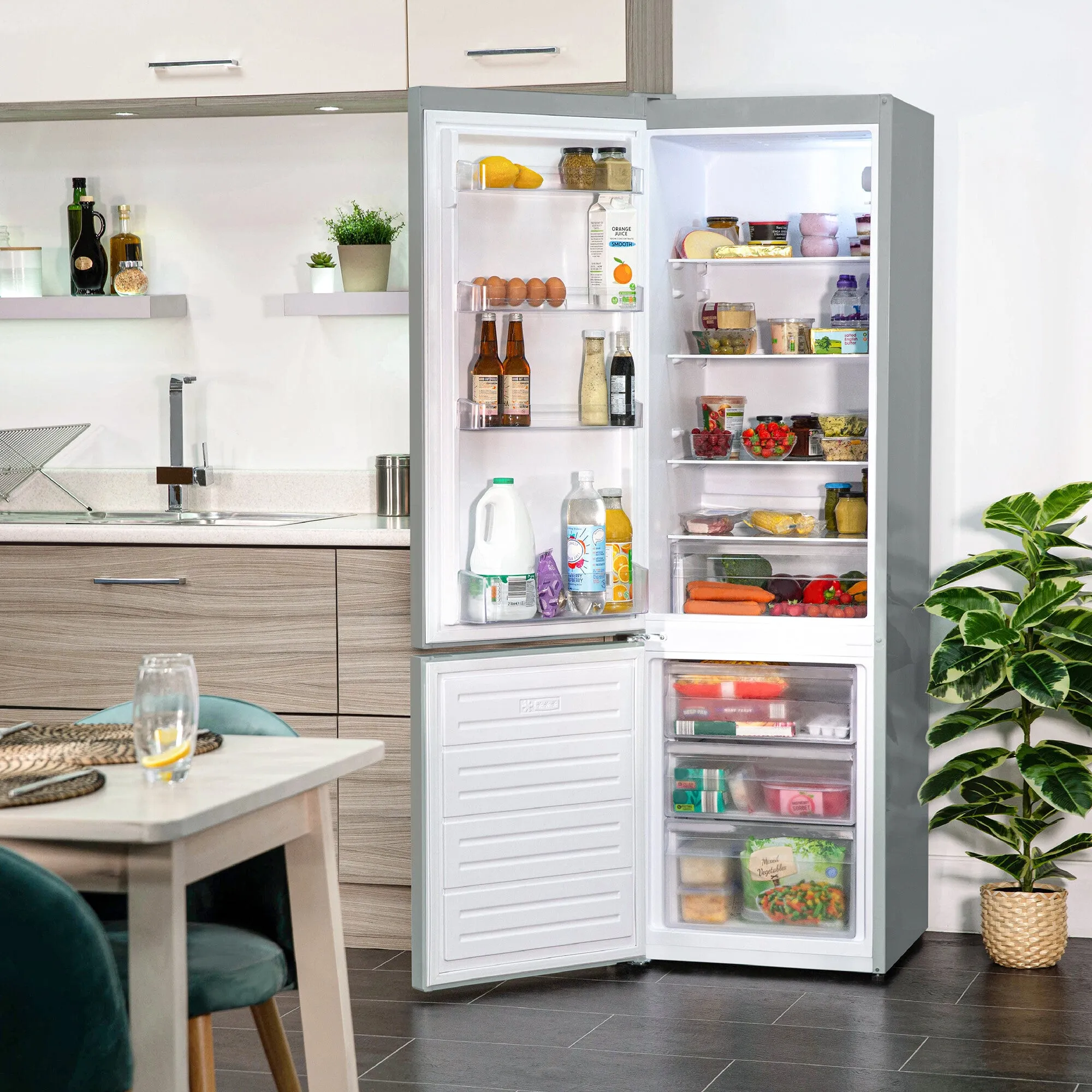Russell Hobbs RH54FF180S fridge-freezer Freestanding 288 L F Silver
