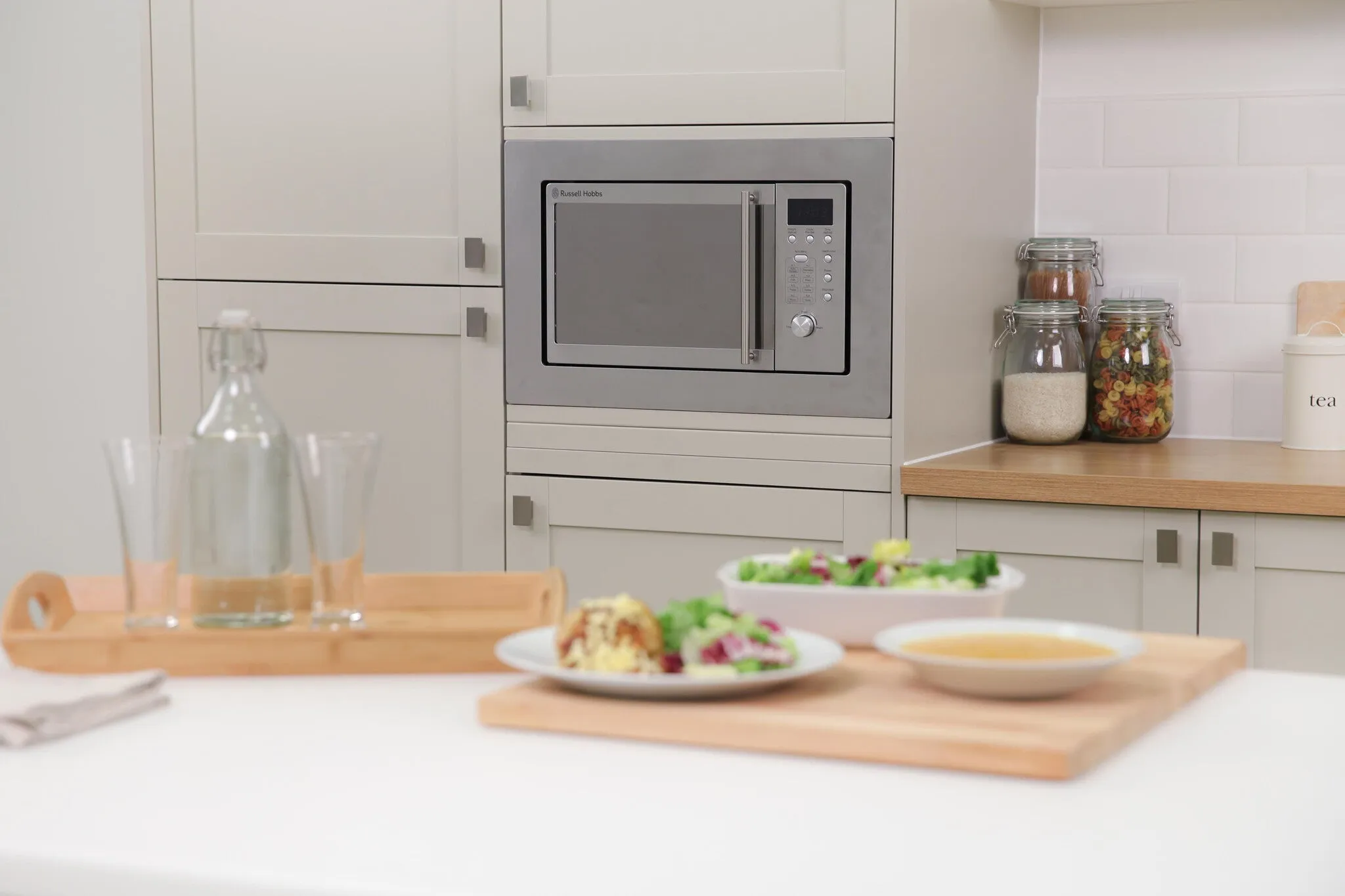 Russell Hobbs RHBM2001 microwave Stainless steel Solo microwave Built-in 20 L 800 W