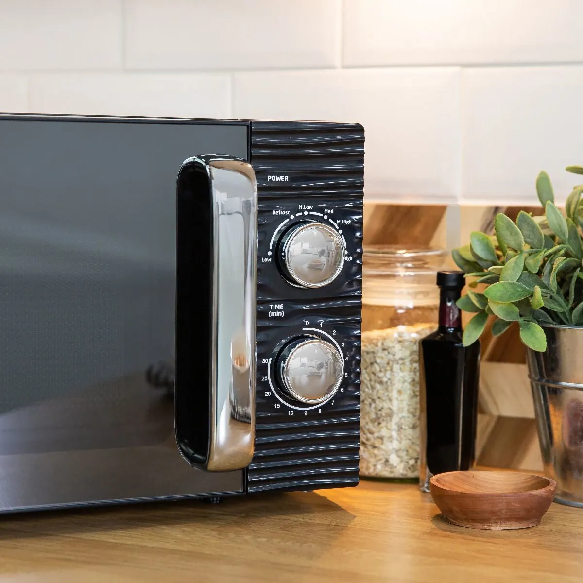 Russell Hobbs RHM1731B microwave Black Solo microwave Countertop 17 L 700 W
