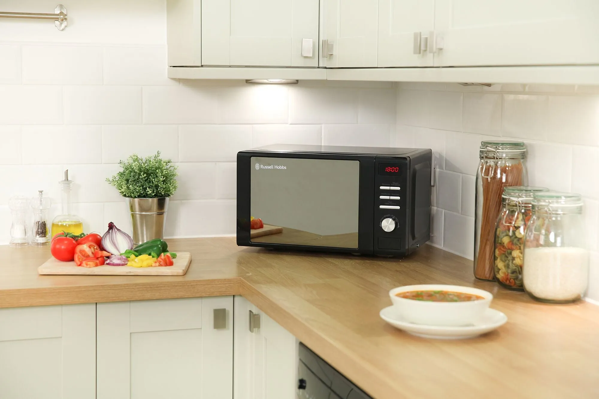 Russell Hobbs RHM2064B microwave Black Solo microwave Countertop 20 L 800 W