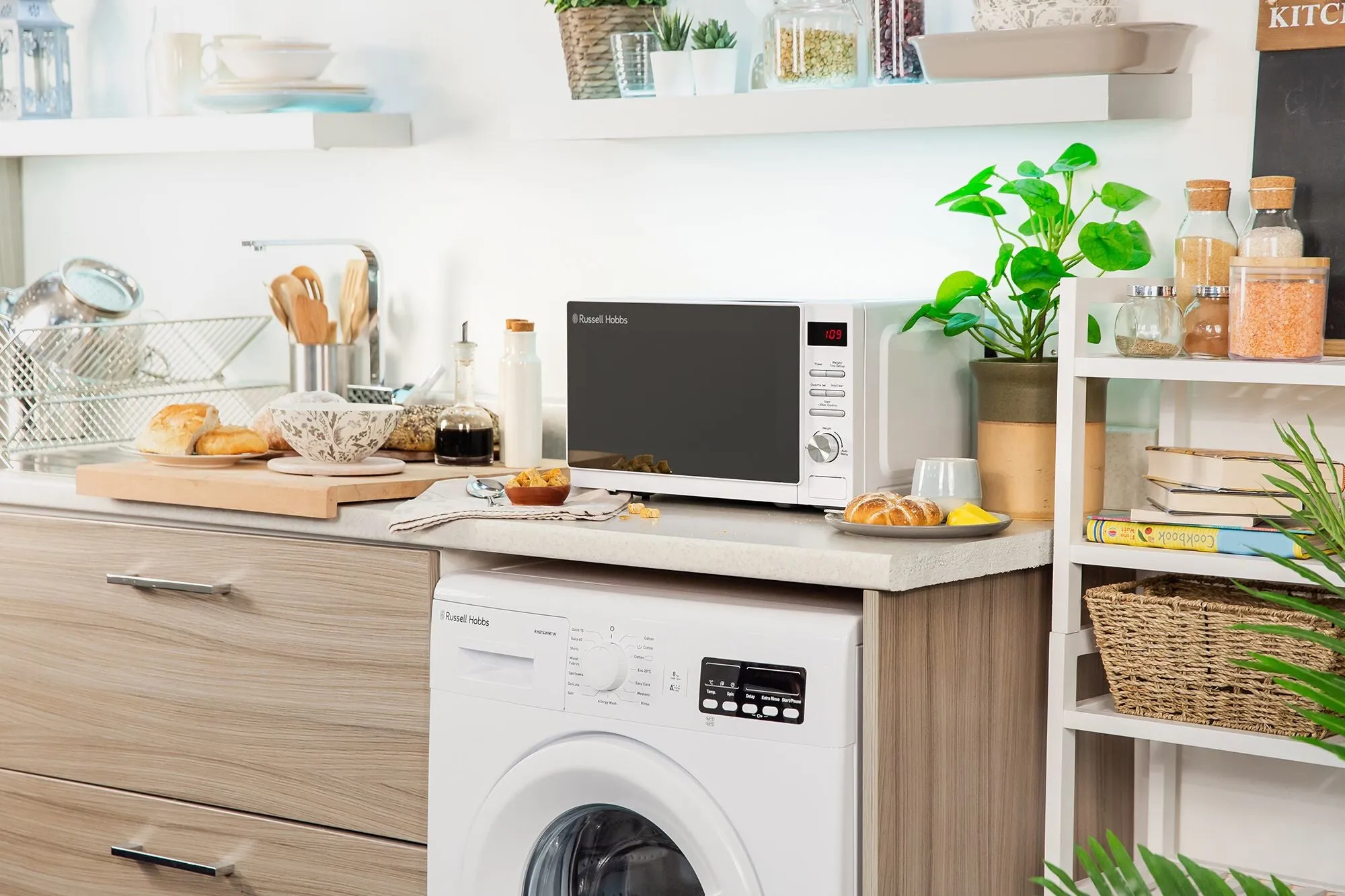 Russell Hobbs RHM2079A microwave White Solo microwave Countertop 20 L 800 W