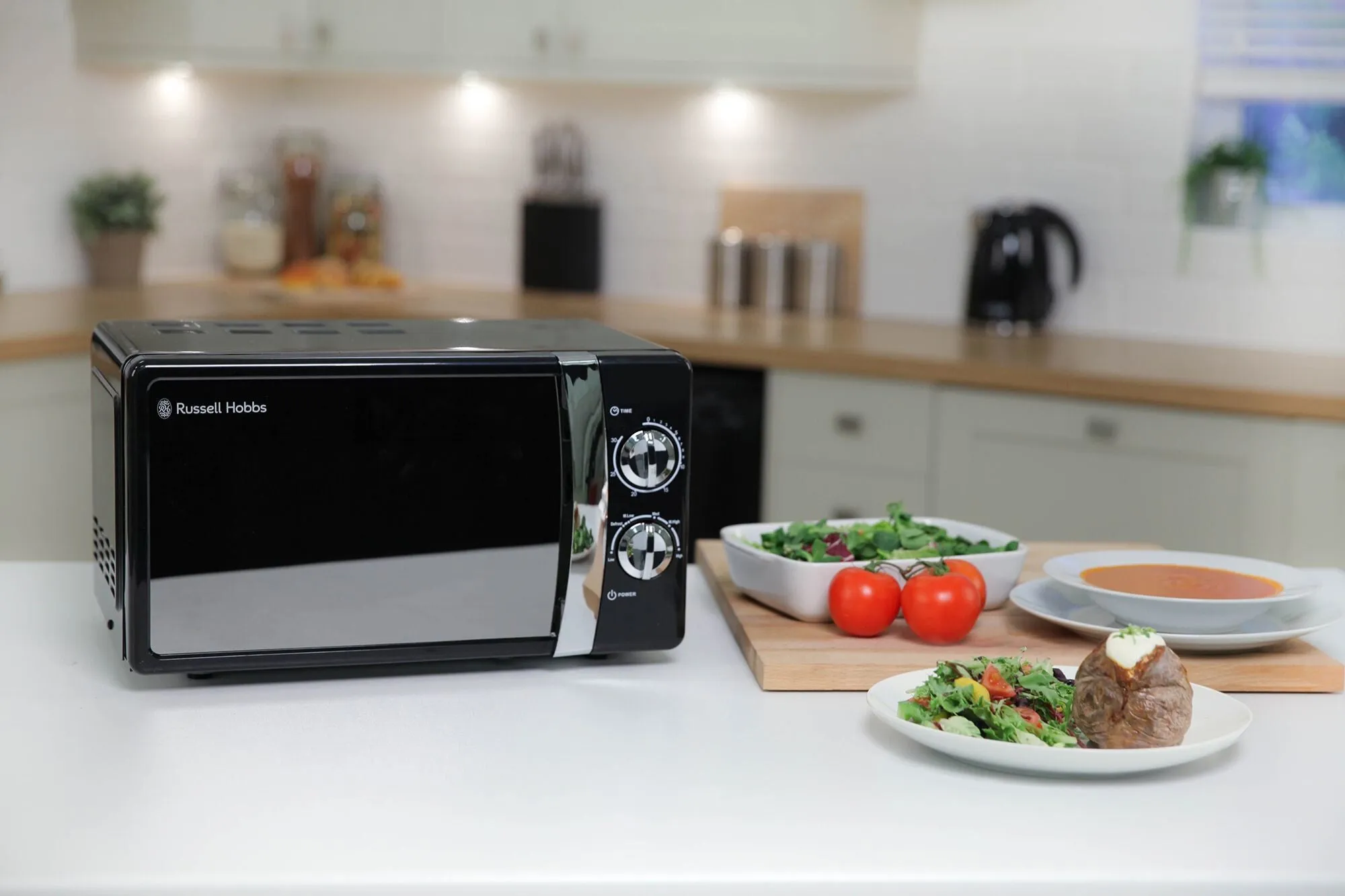 Russell Hobbs RHMM701B-N microwave Black Solo microwave Countertop 17 L 700 W