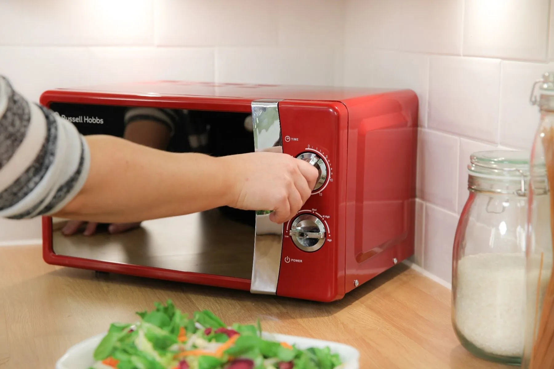 Russell Hobbs RHMM701R-N microwave Red Solo microwave Countertop 17 L 700 W