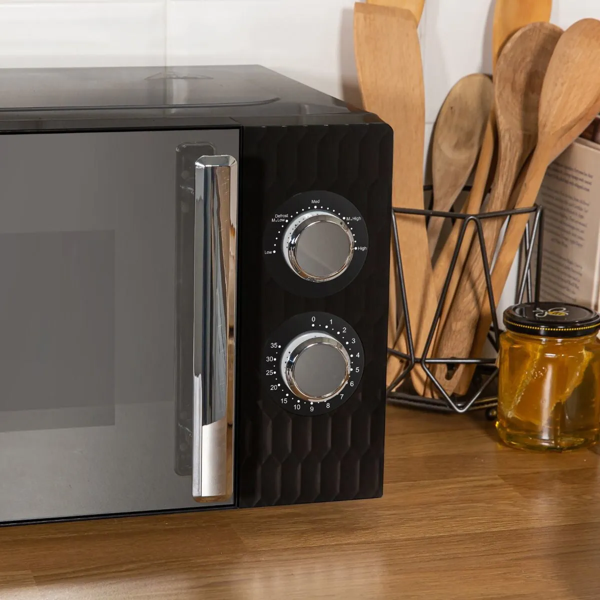 Russell Hobbs RHMM715B microwave Black Solo microwave Countertop 17 L 700 W