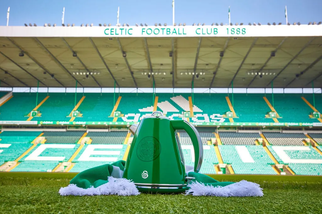 Swan 1.5 Litre Celtic FC Green Jug Kettle 3KW
