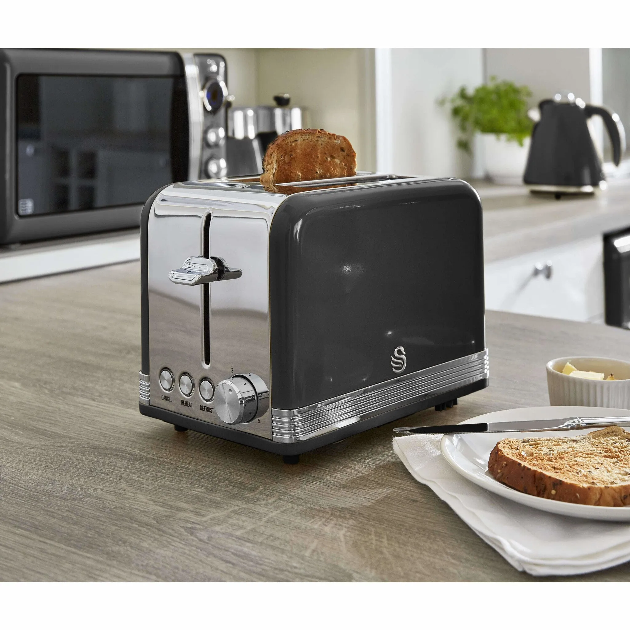 Swan 2 Slice Retro Toaster