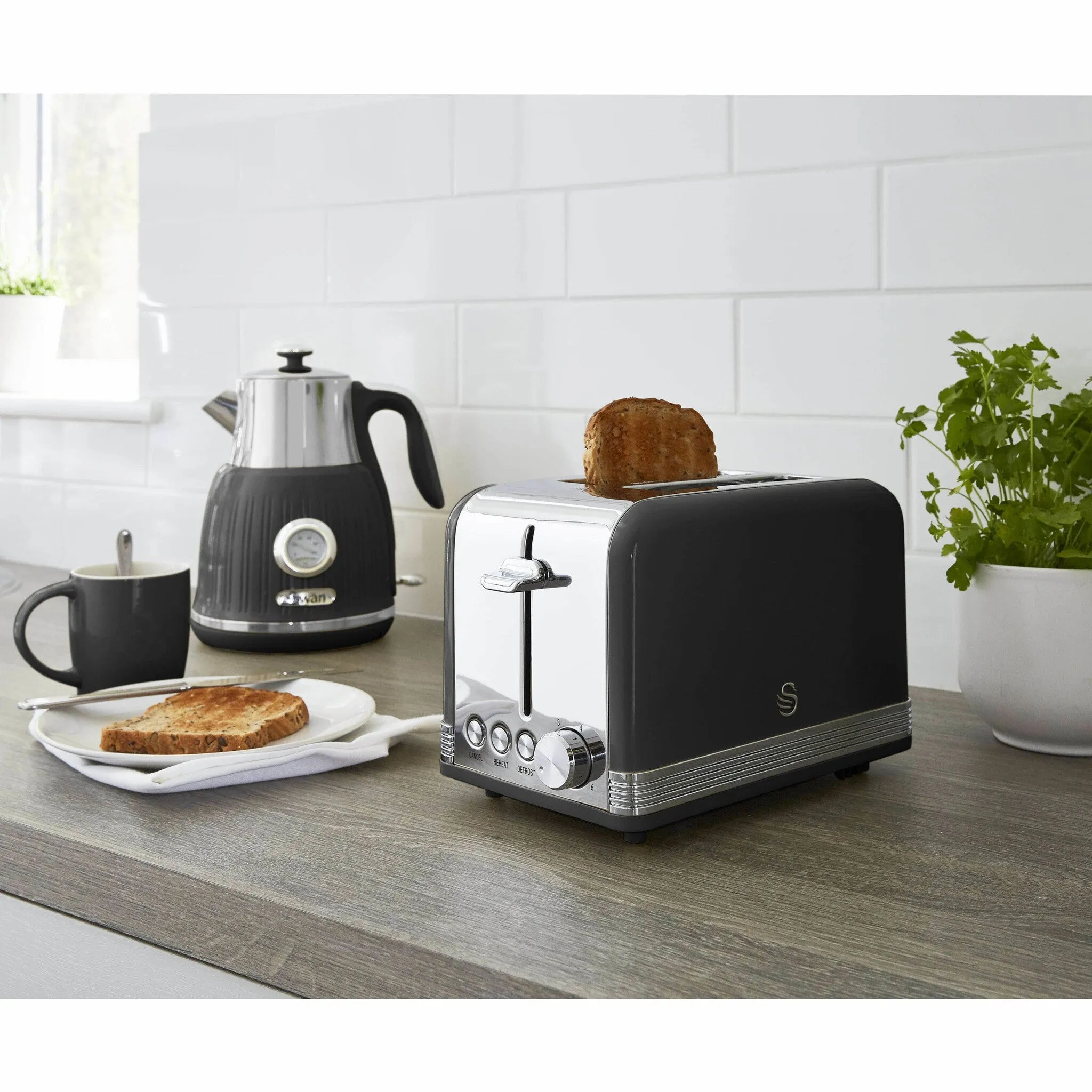 Swan 2 Slice Retro Toaster