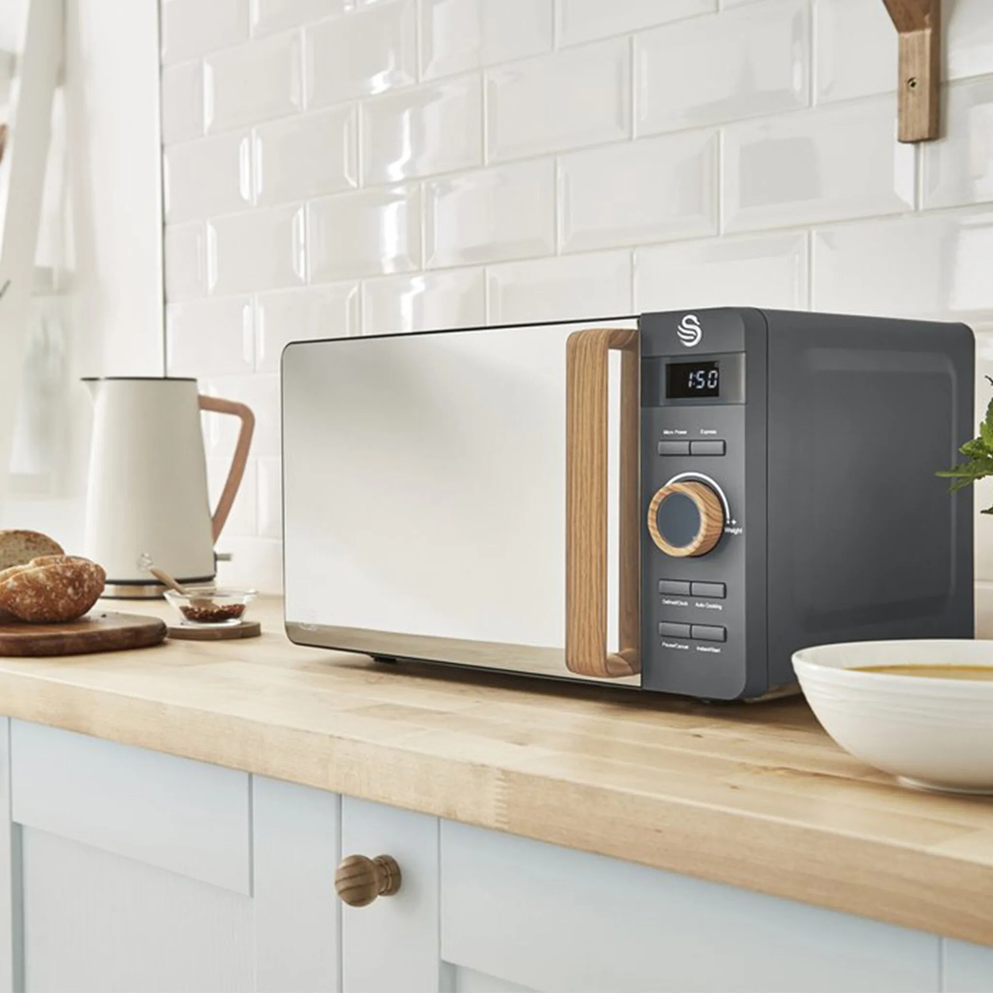 Swan Nordic SM22036LGRYN 20L 800W Solo Microwave- Grey