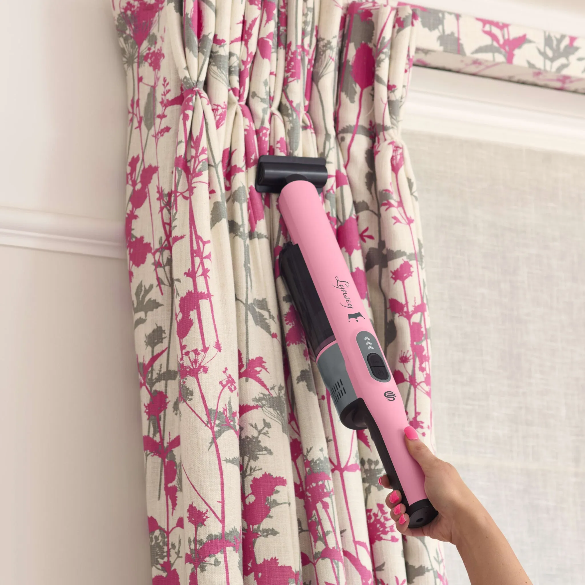 Swan SC15829QOC Lynsey Queen of Clean Handheld Cordless Vacuum 200W