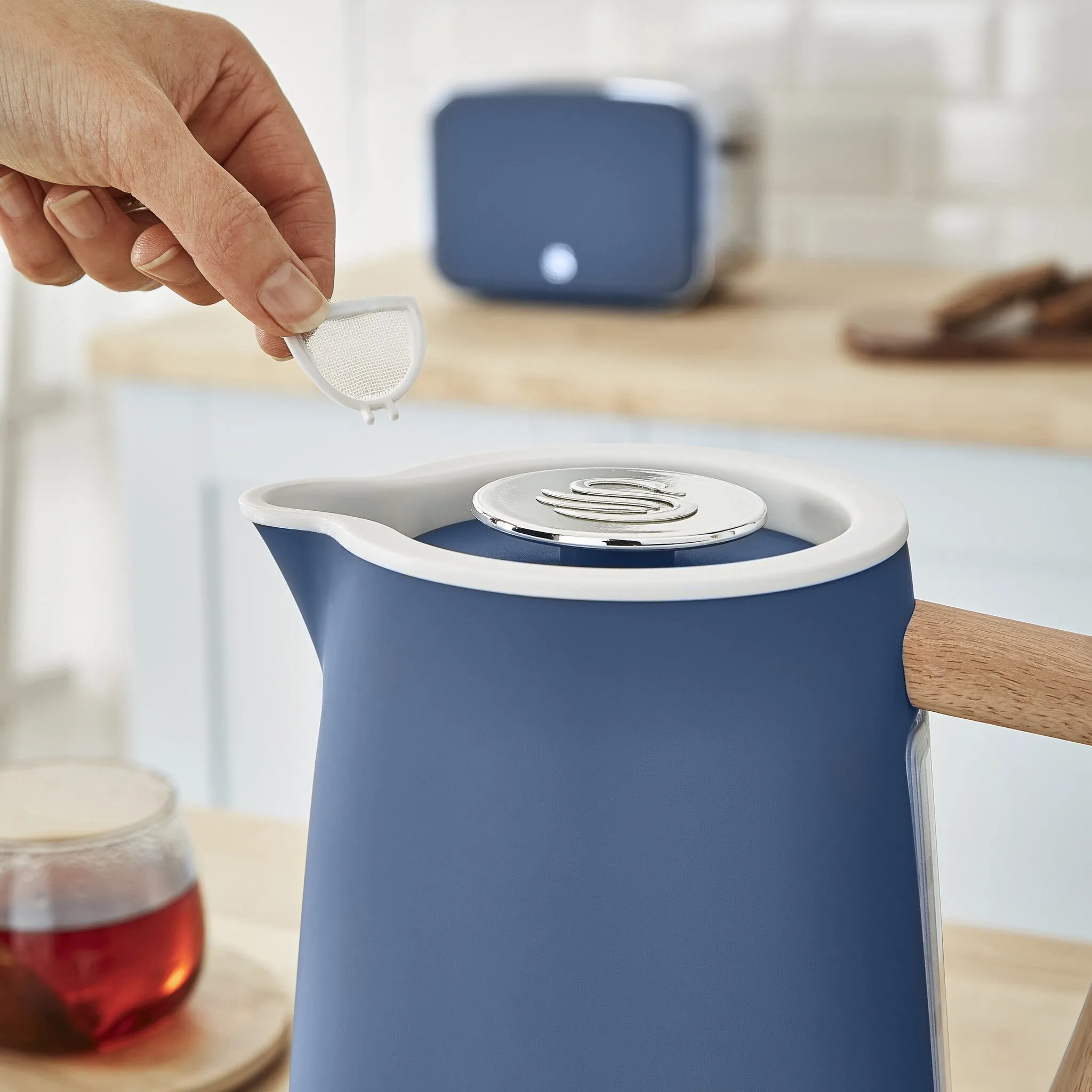 Swan SK14610BLUN electric kettle 1.7 L 3000 W Blue