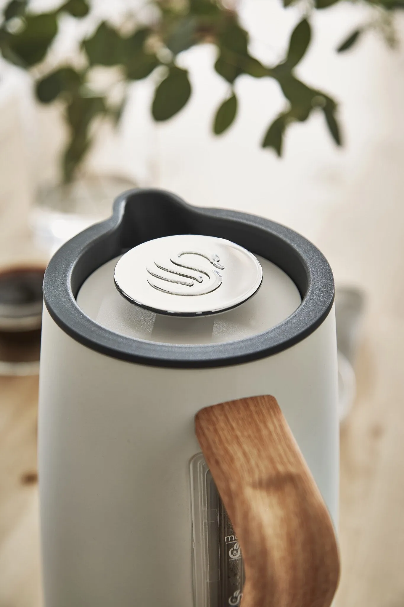 Swan SK14610WHTN electric kettle 1.7 L 3000 W White