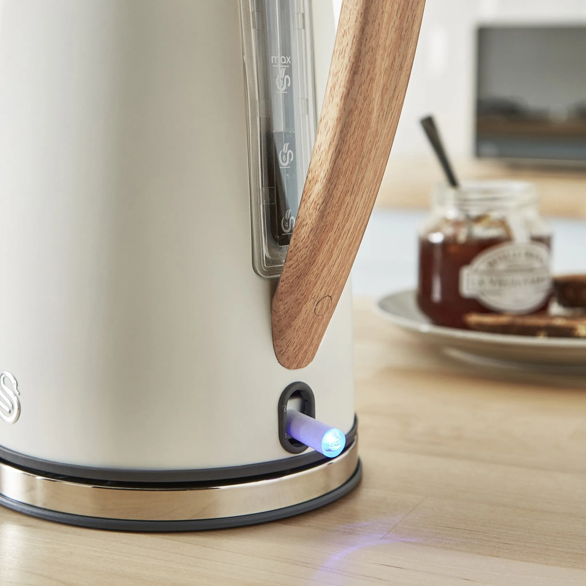 Swan SK14610WHTN electric kettle 1.7 L 3000 W White