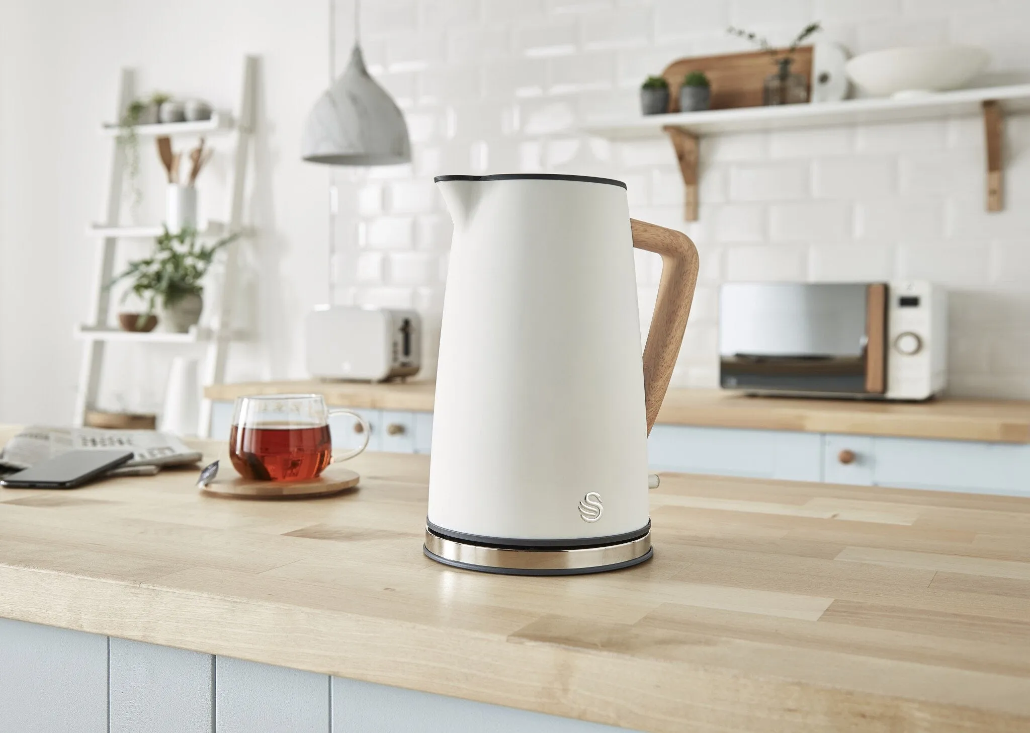 Swan SK14610WHTN electric kettle 1.7 L 3000 W White