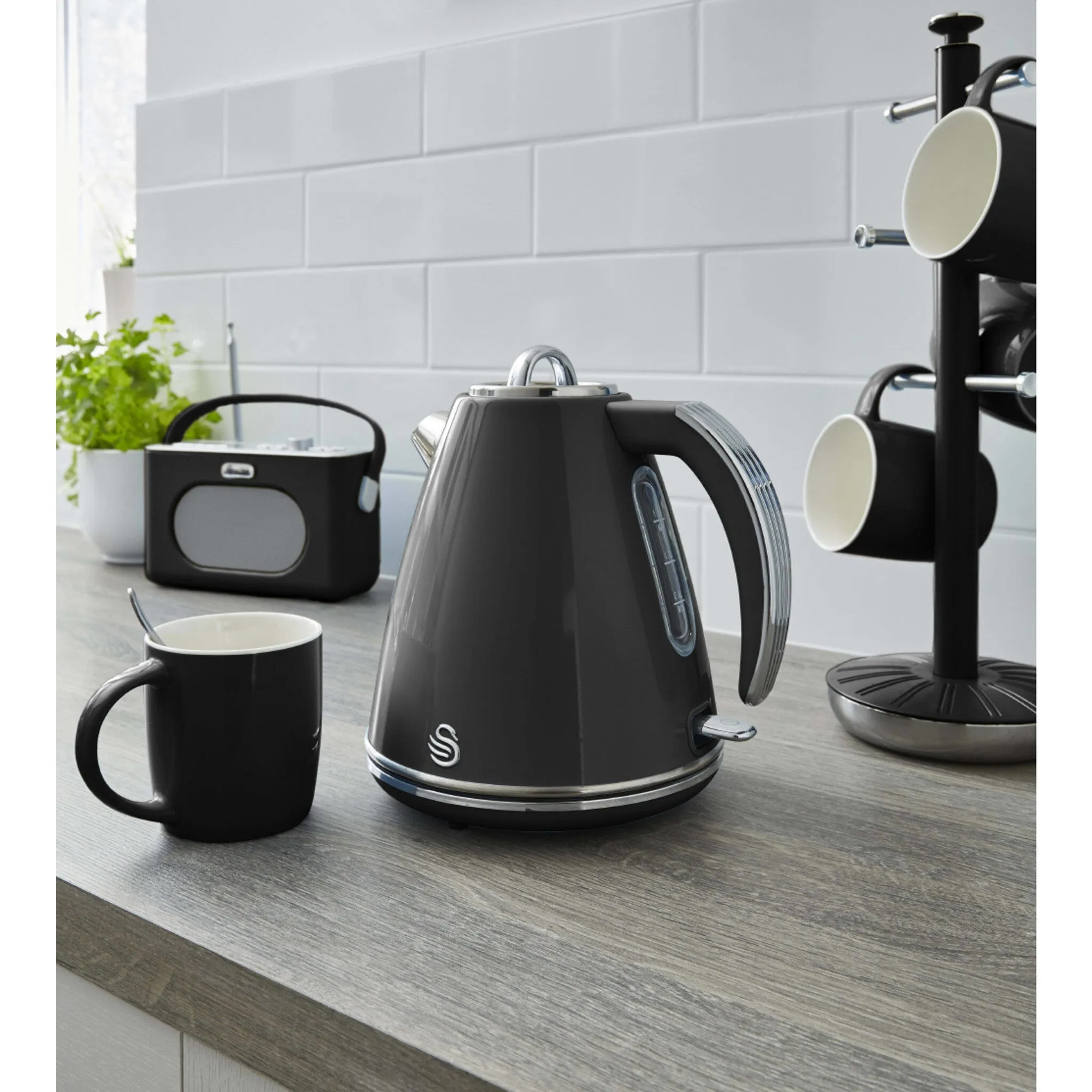 Swan SK19020BN electric kettle 1.5 L 3000 W Black, Chrome