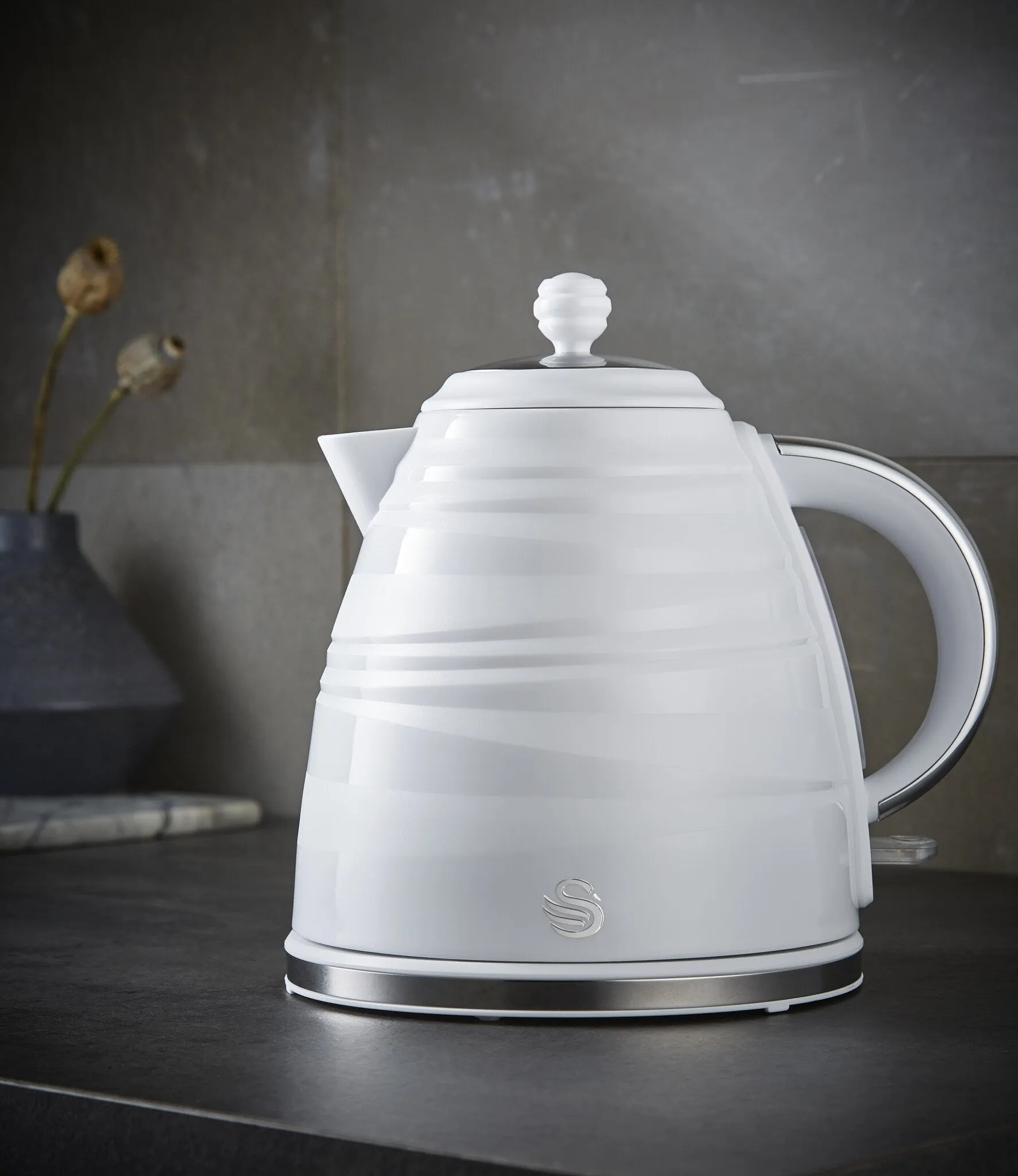 Swan SK31050WN electric kettle 1.7 L 3000 W White